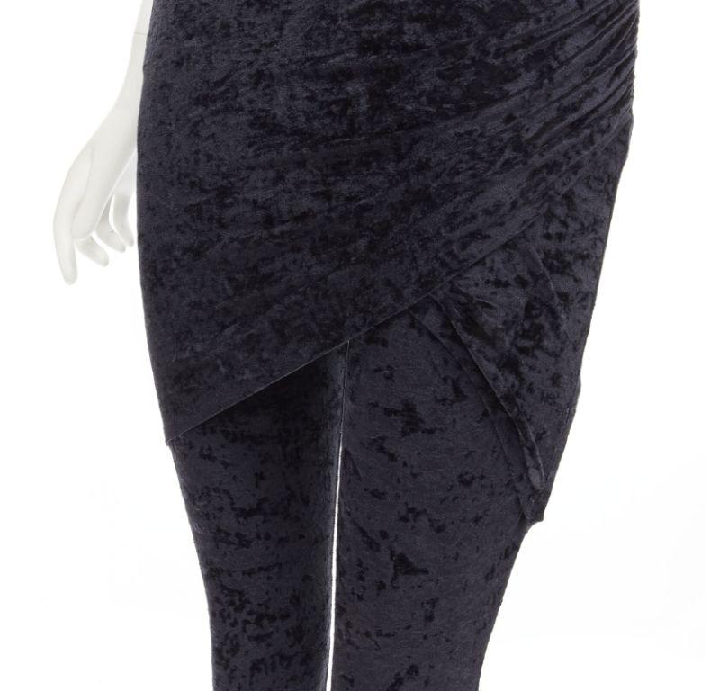 new BALENCIAGA Demna 2019 black crushed velvet draped front legging FR34 XS
Reference: TGAS/C01399
Brand: Balenciaga
Designer: Demna
Model: 583201 TCV14 1000
Collection: Pre Fall 2019 - Runway
As seen on: Kim Kardashian
Material: Velvet
Color: