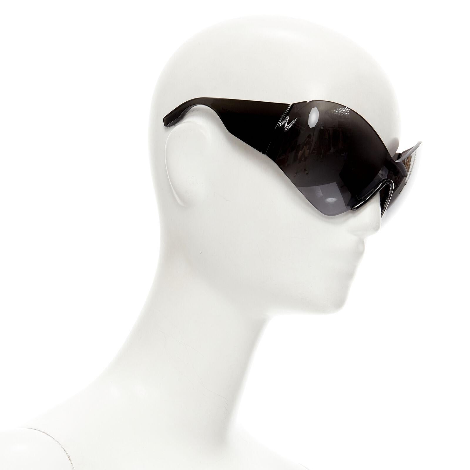 new BALENCIAGA DEMNA 2021 Runway Butterfly Mask shield sunglasses Kim Kardashian In New Condition In Hong Kong, NT