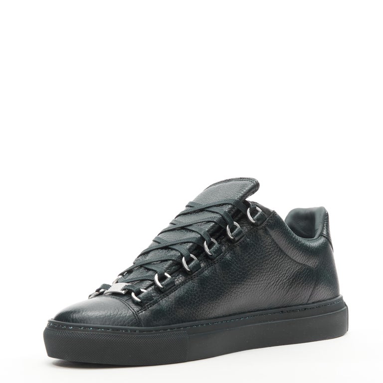 new BALENCIAGA DEMNA Arena black noir grained leather low top sneakers EU41 US8 In New Condition For Sale In Hong Kong, NT