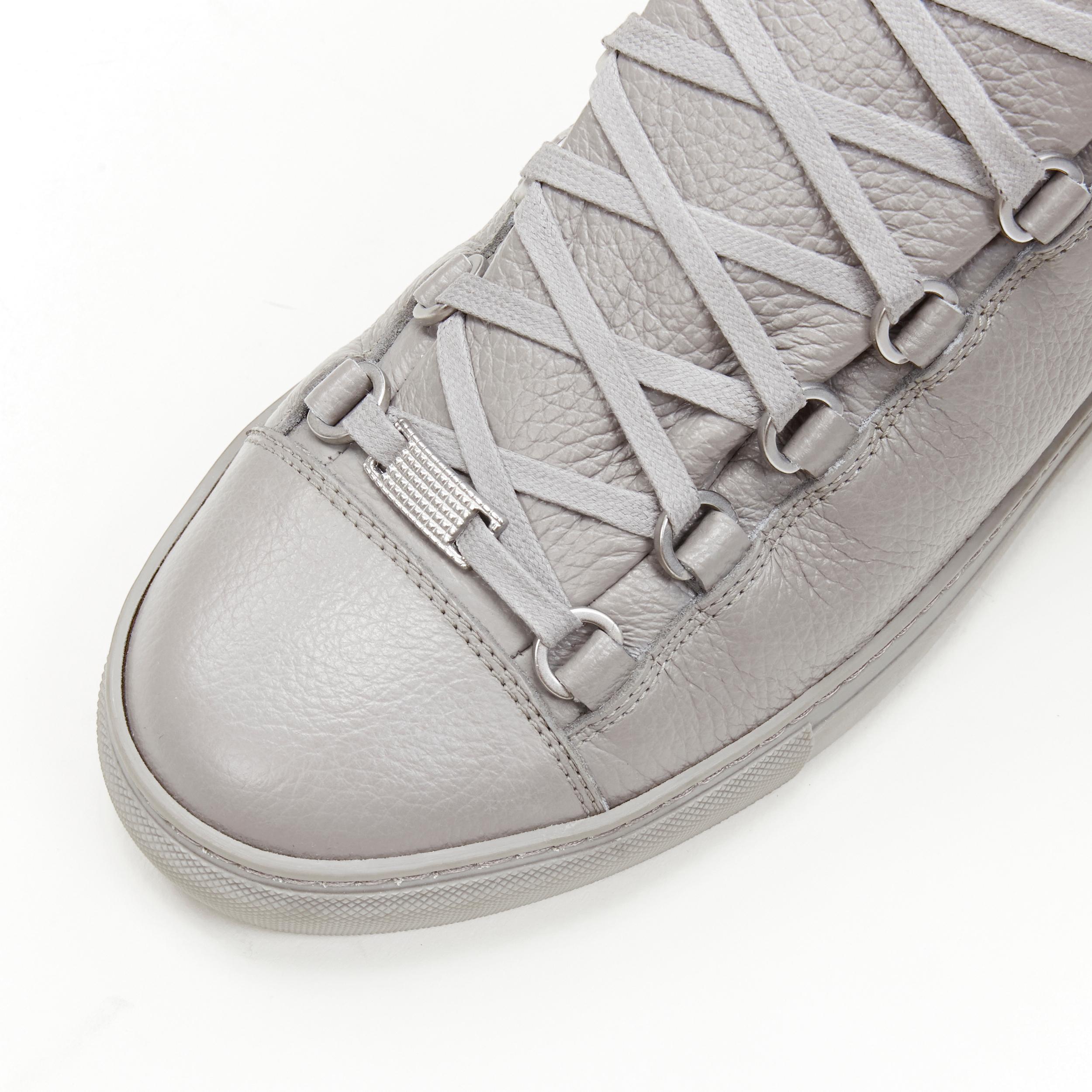 new BALENCIAGA DEMNA Arena Pyrite Grey grained leather low sneakers EU45 US12 In New Condition For Sale In Hong Kong, NT