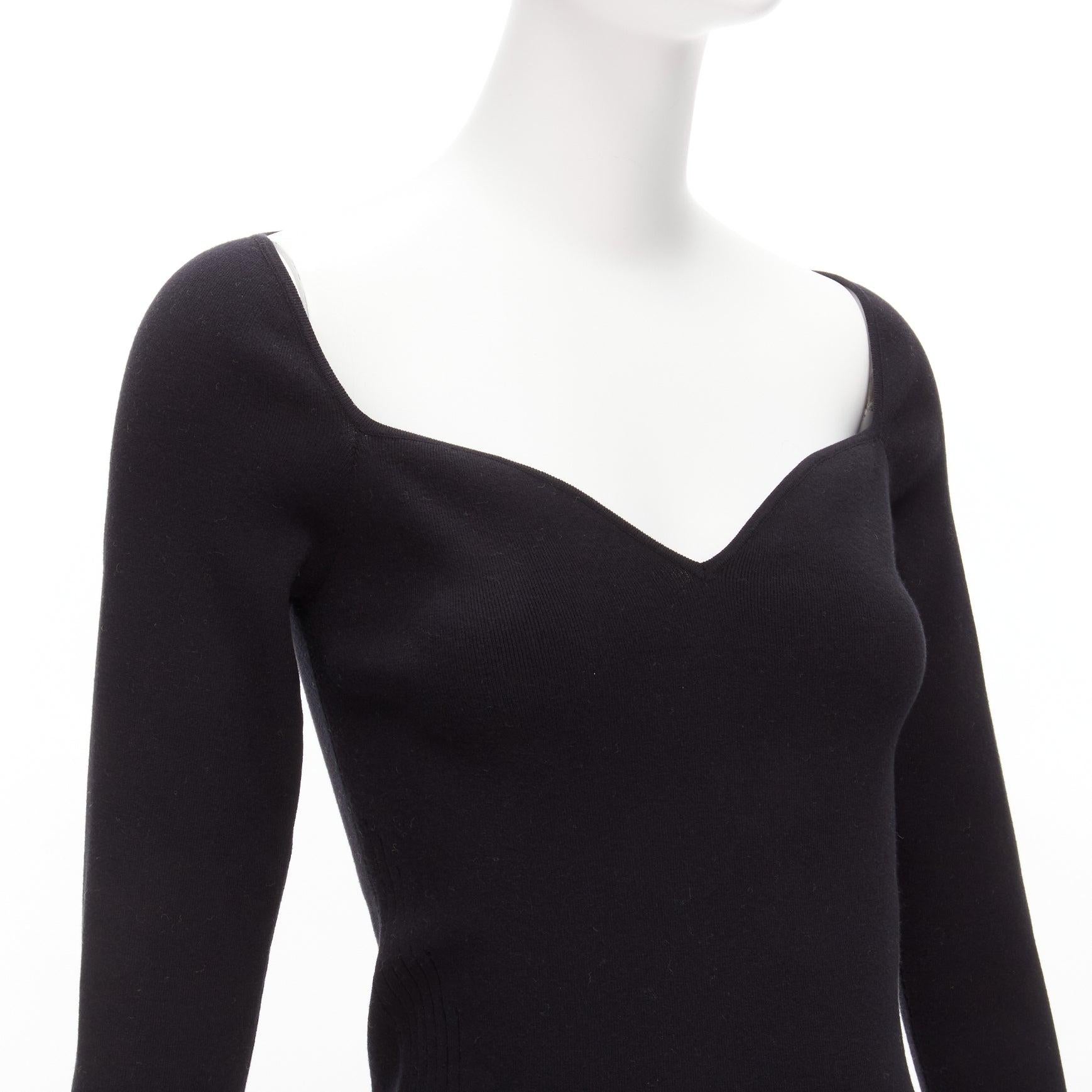 new BALENCIAGA Demna black modal knit sweetheart neckline knitted top FR40 L
Reference: TGAS/D00583
Brand: Balenciaga
Designer: Demna
Collection: 2020
Material: Modal, Blend
Color: Black
Pattern: Solid
Closure: Pullover
Extra Details: Kintted