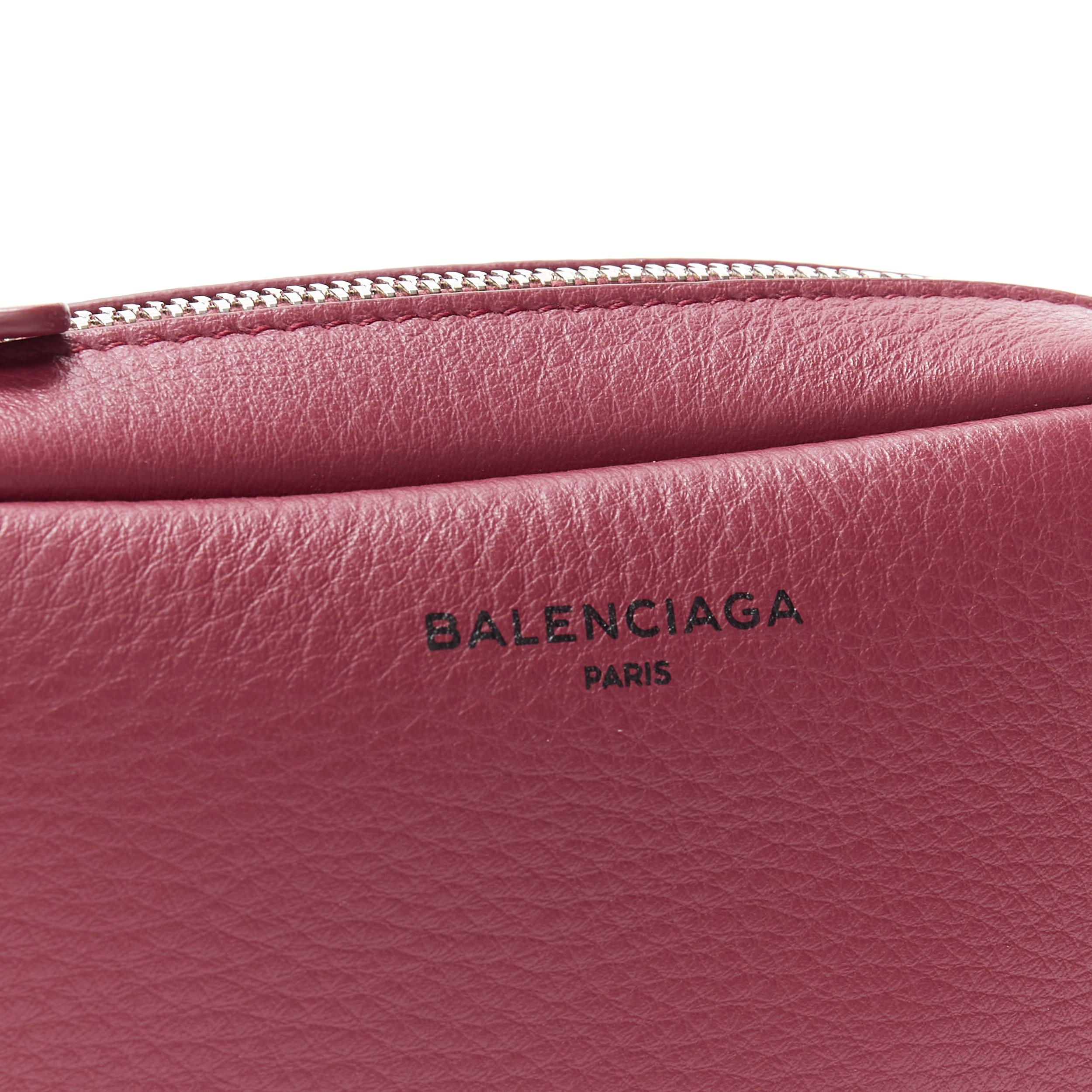 new BALENCIAGA Demna Everyday Camera XS burgundy red logo camera crossbody bag In New Condition For Sale In Hong Kong, NT