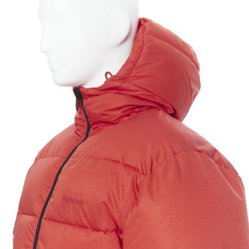 new BALENCIAGA DEMNA red grid nylon logo cropped zip down puffer jacket EU50 L For Sale 4