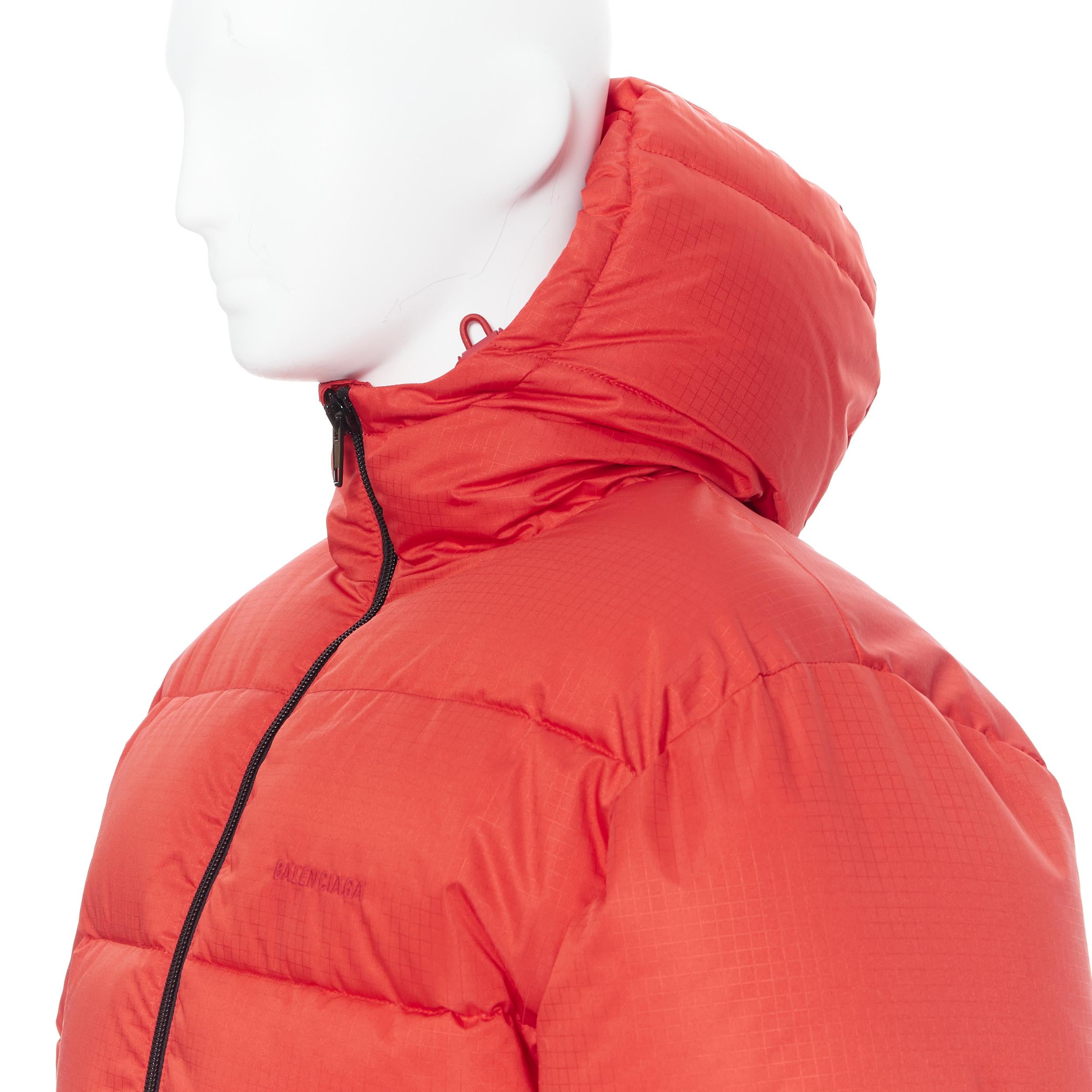 new BALENCIAGA DEMNA red nylon logo cropped zip down puffer jacket EU48 M For Sale 1