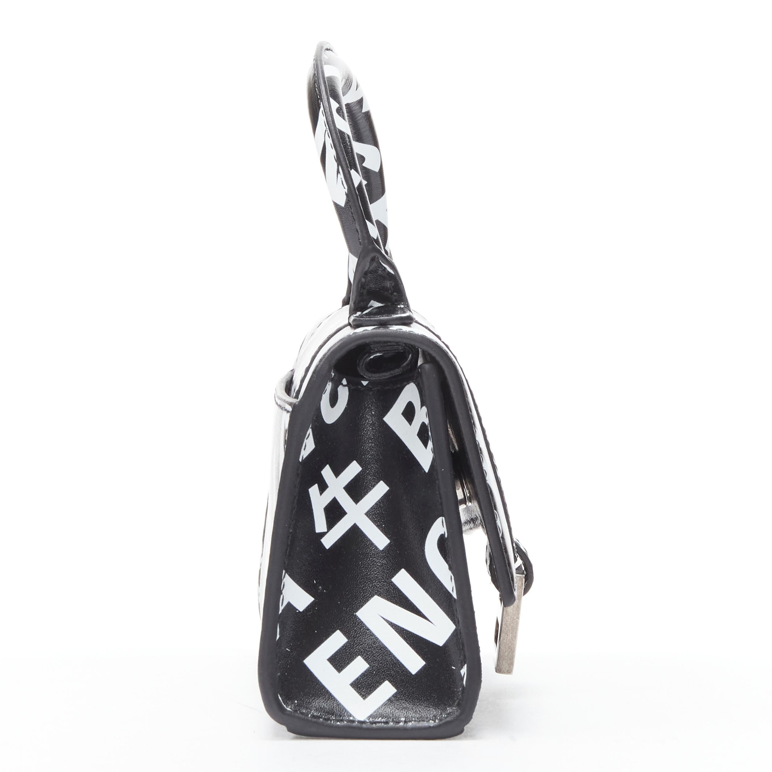 neu BALENCIAGA Sanduhr Nano schwarz weiß Logo Leder Crossbody Tasche Limited im Zustand „Neu“ in Hong Kong, NT