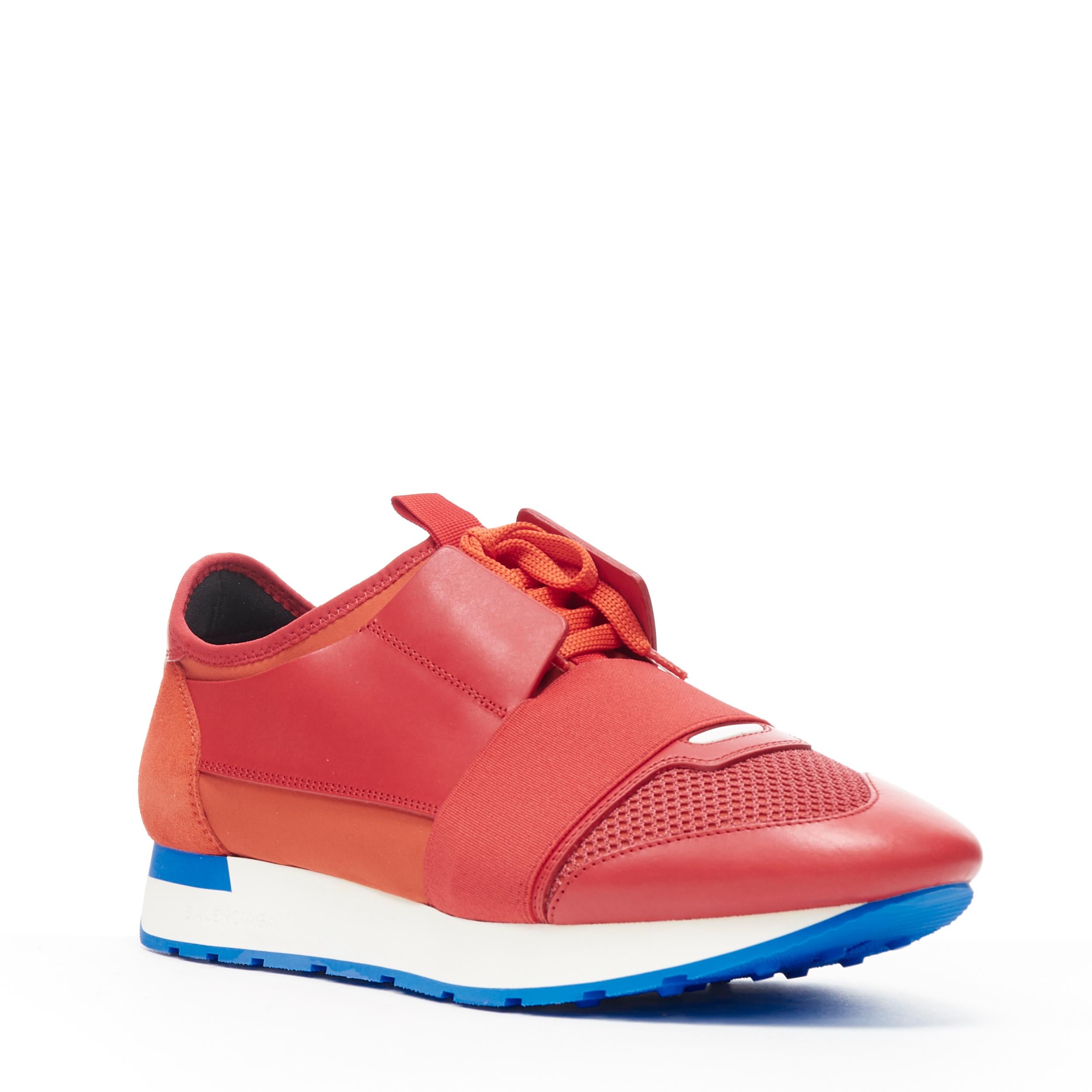 new BALENCIAGA Race Runner red white low sneakers EU41 US8 506328 W0YXS 6501
Brand: Balenciaga
Model Name / Style: Balenciaga Race Runner
Material: Leather
Color: Red
Pattern: Solid
Closure: Lace up
Extra Detail: Every season, Balenciaga updates its
