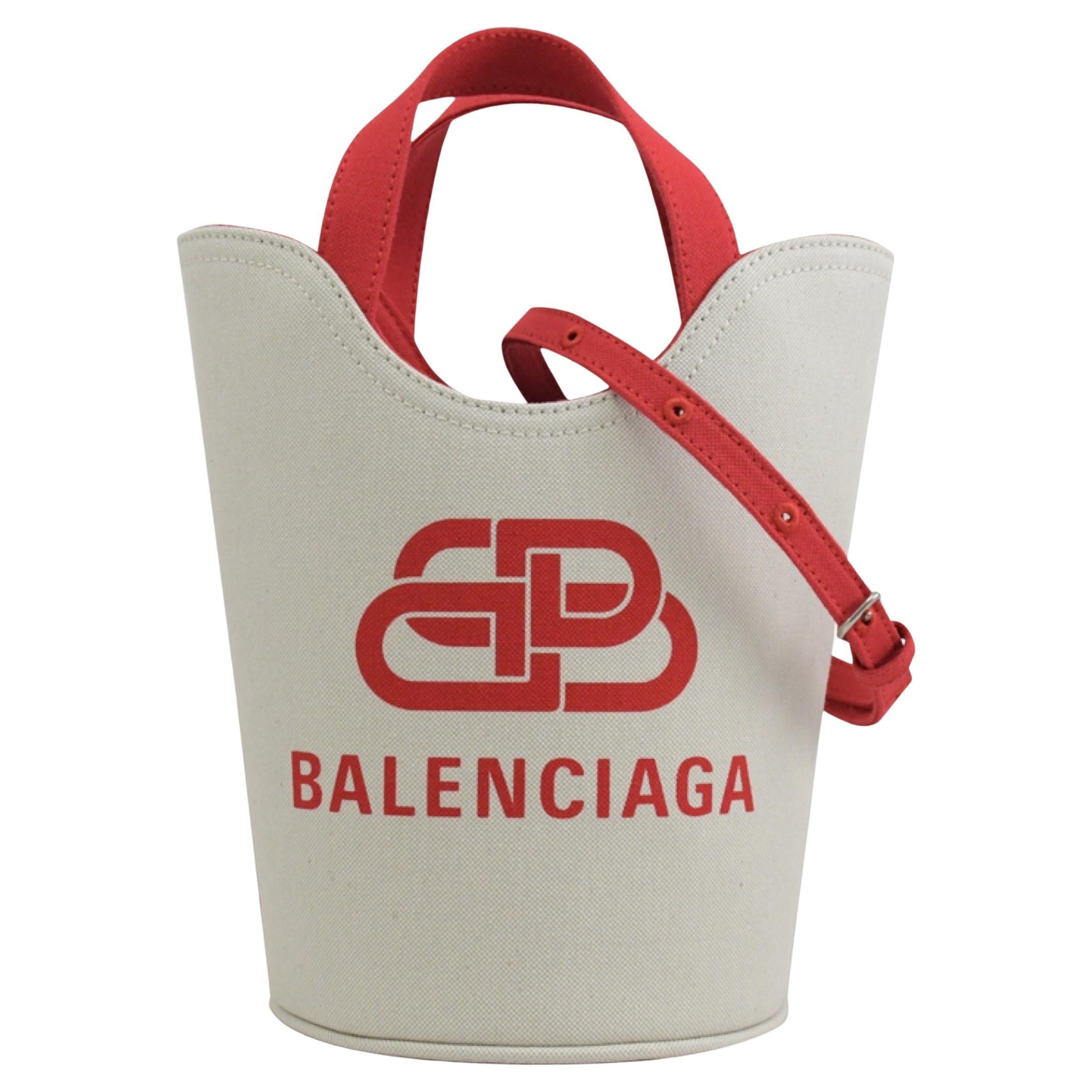 NEW Balenciaga White Wave BB Logo Canvas Bucket Bag Shoulder Bag For Sale at 1stDibs | balenciaga white bucket bag, bb logo bag, canvas bucket bag