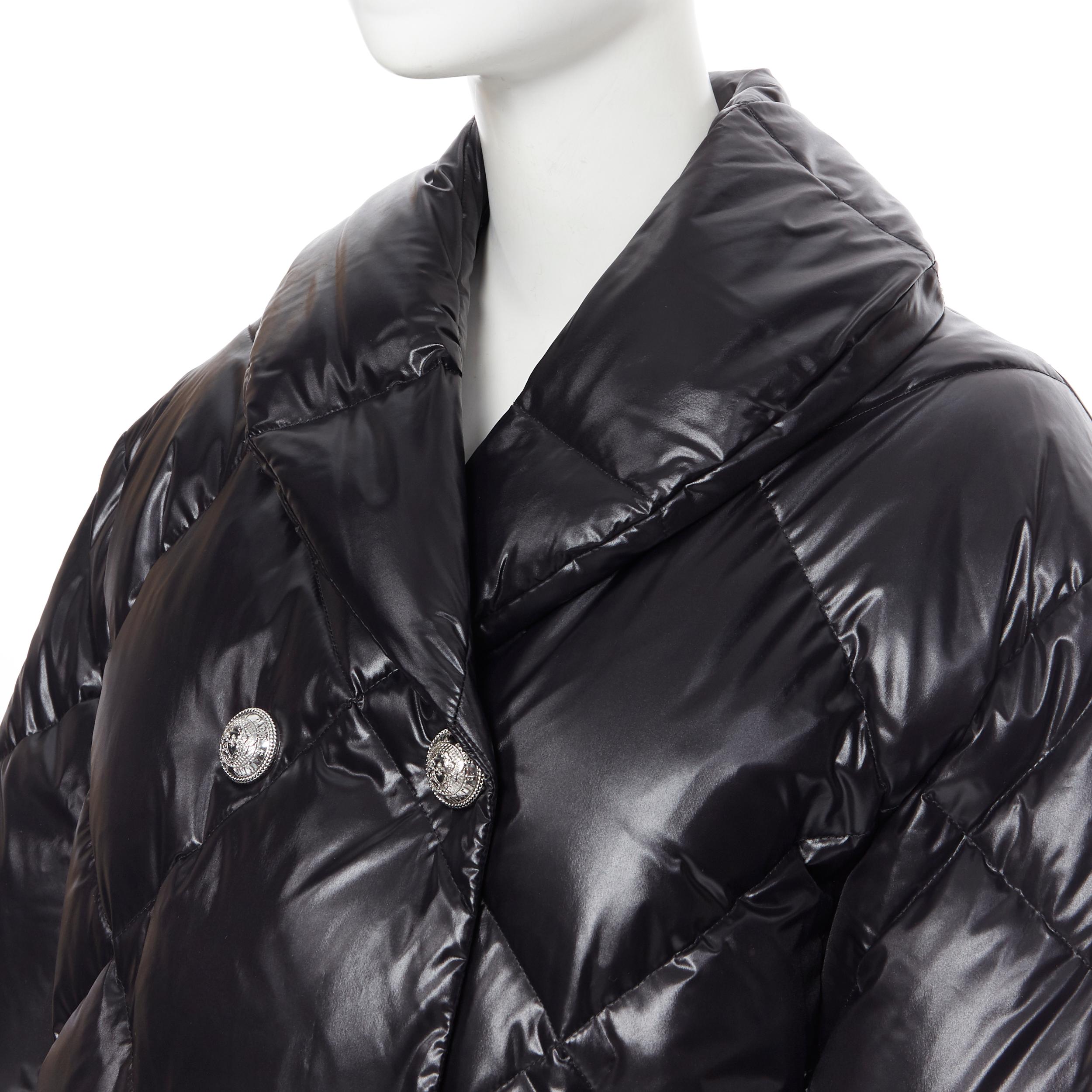 new BALMAIN black double breasted diamond goose down quilted puffer jacket FR34
Brand: Balmain
Designer: Olivier Rousteing
Model Name / Style: Puffer jacket
Material: Viscose; down filled
Color: Black
Pattern: Solid
Closure: Button
Extra Detail: