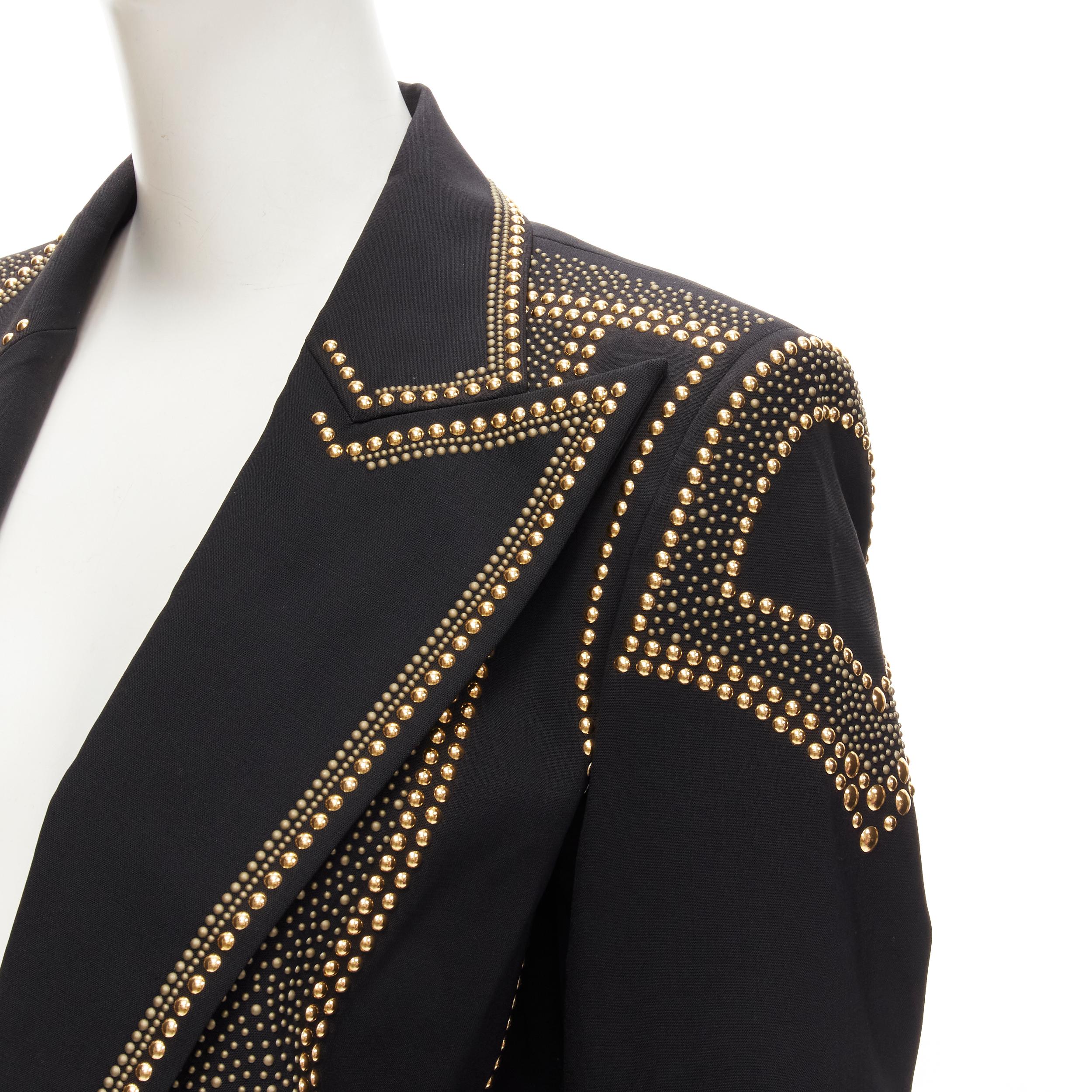 new BALMAIN black micro gold stud embellished peak lapel cropped blazer 16A XS
Brand: Balmain
Material: Feels like wool
Color: Black
Pattern: Solid
Extra Detail: Fully stud embellishment. Padded shoulder. Peak lapel. Gold-tone buttons at