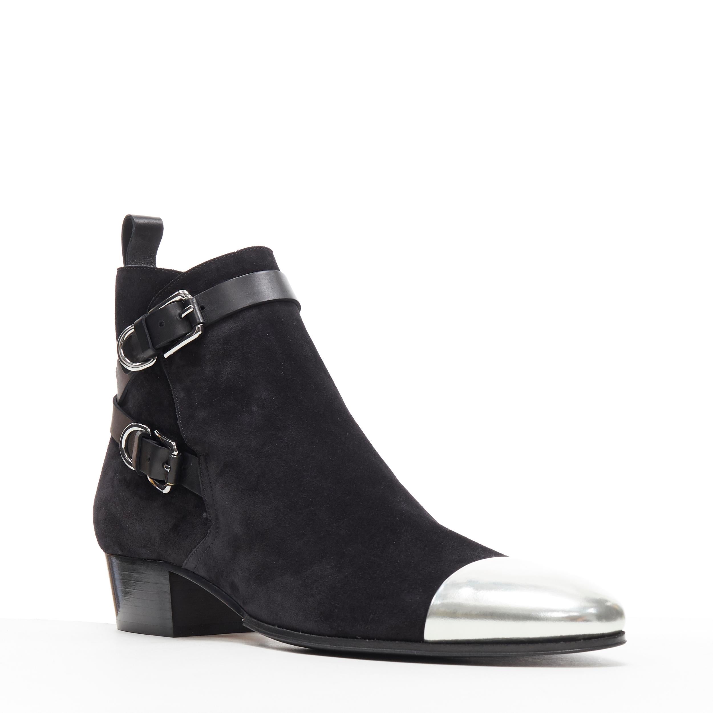 new BALMAIN black suede silver toe cap buckle anthos ankle boots shoes EU43
Brand: Balmain
Designer: Olivier Rousteing
Model Name / Style: Suede ankle boot
Material: Suede
Color: Black
Pattern: Solid
Closure: Buckle
Extra Detail: Black genuine suede