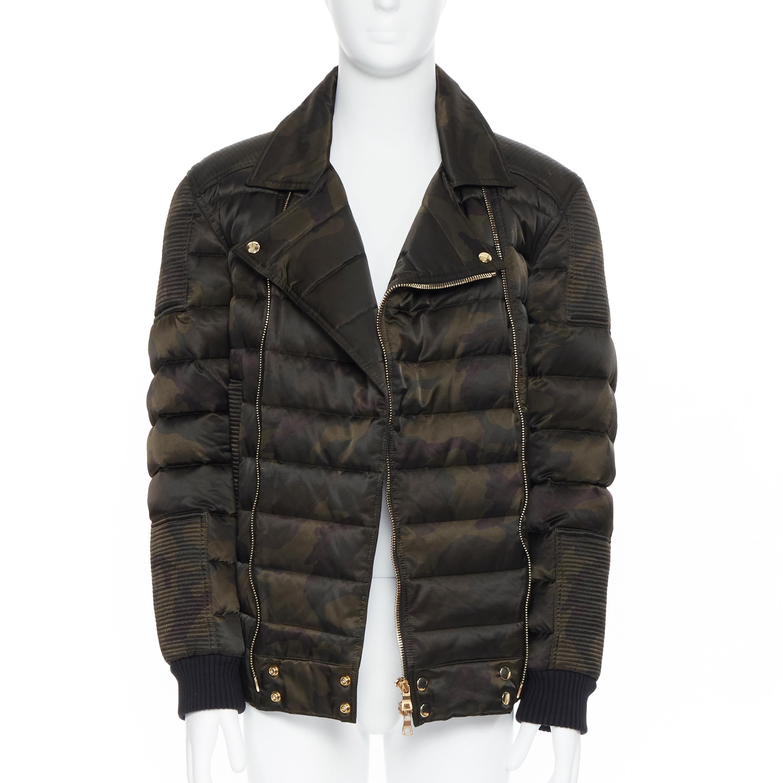 BALMAIN Grüne Camouflage Goldfarbene Doppel-Reißverschluss-Bikerjacke mit doppeltem Reißverschluss M im Zustand „Neu“ in Hong Kong, NT
