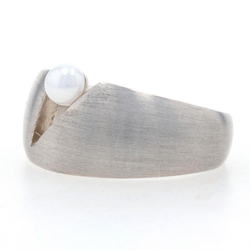 New Bastian Inverun Freshwater Pearl Ring Sterling Silver Modern Women's In New Condition In Greensboro, NC