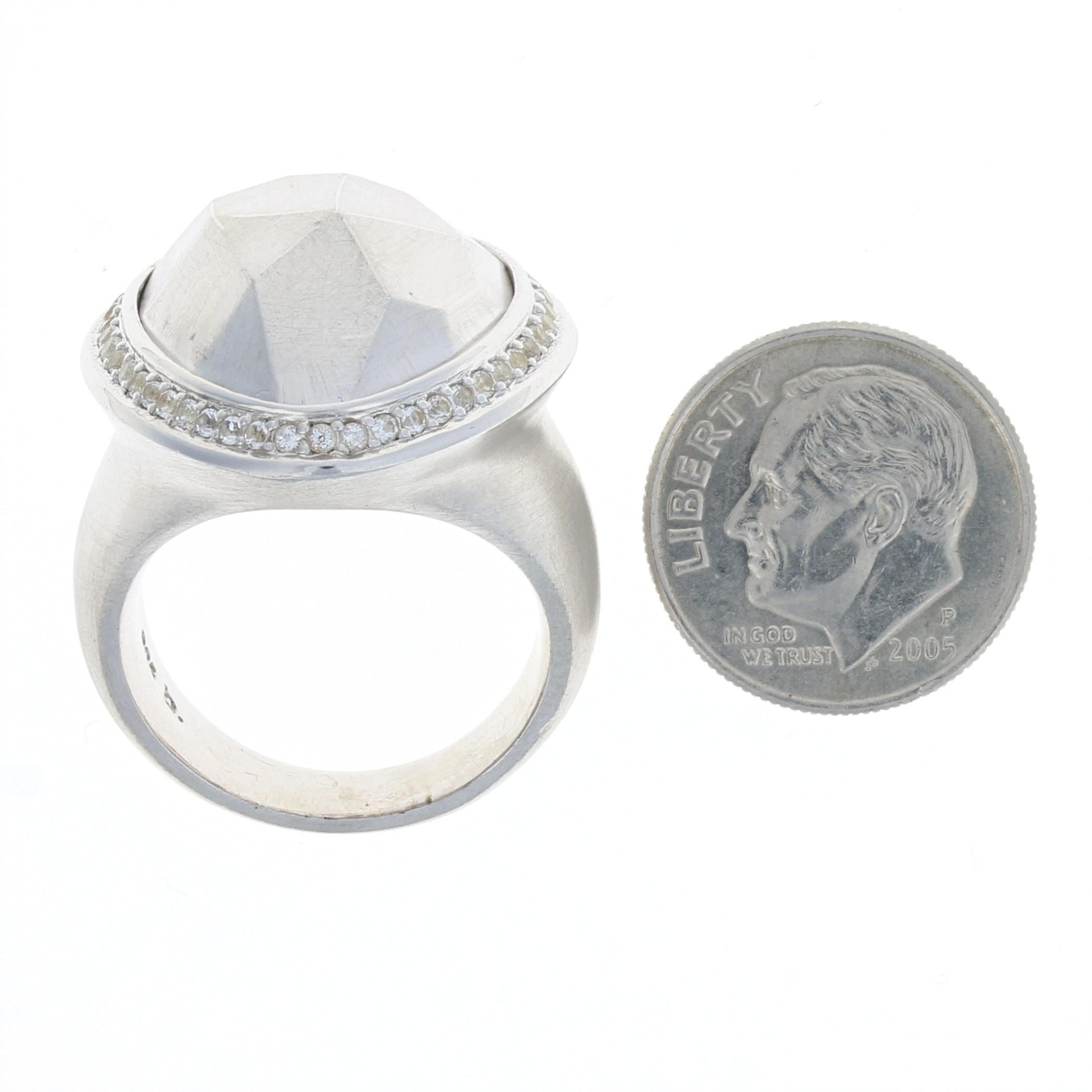 Bastian Inverun Weißer Topas Halo Facettierter Statement-Ring aus Sterlingsilber 7,5, Bastian Inverun im Angebot 1