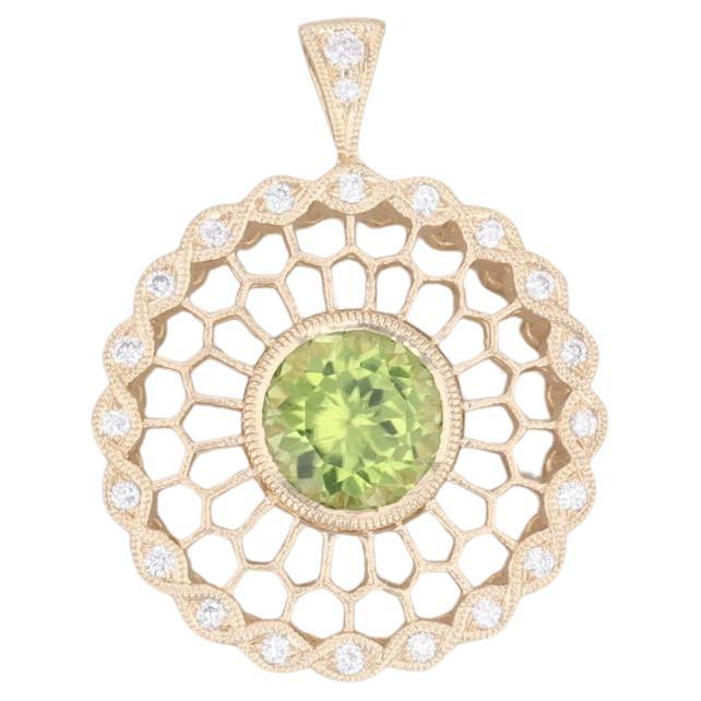 Pendentif floral Beverley K en or jaune 14 carats avec péridot de 1,38 carat et diamants