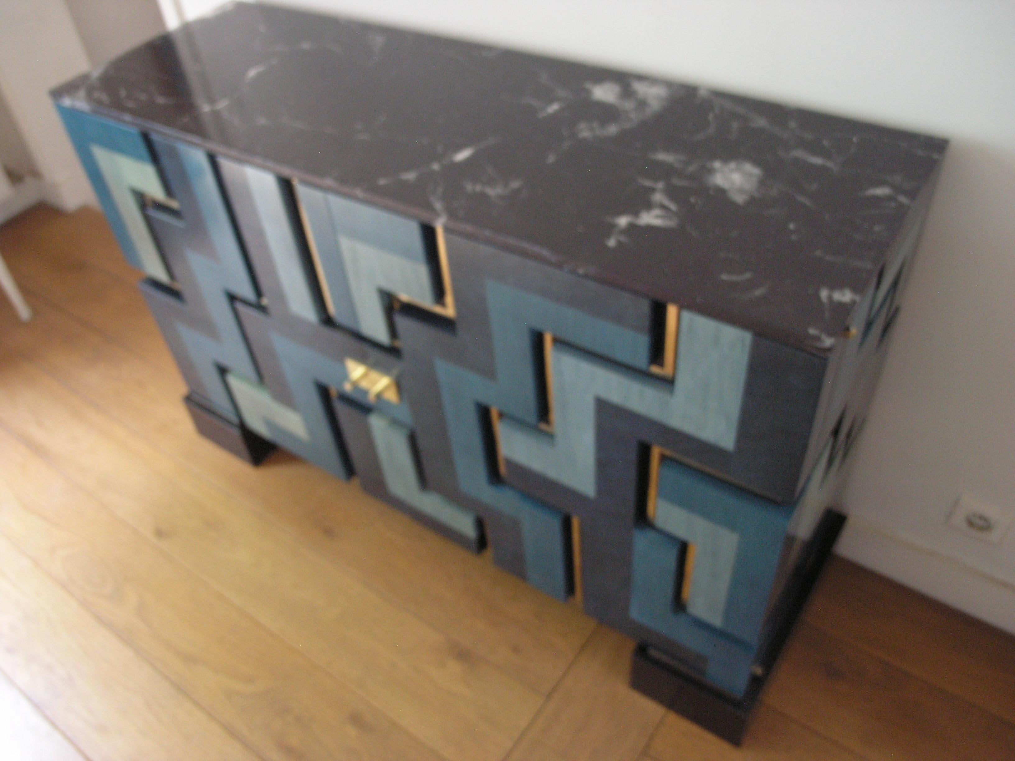 Neu  Schwarz und  Blaue Tischlampe   Intarsien aus Holz von Aymeric Lefort im Angebot 1