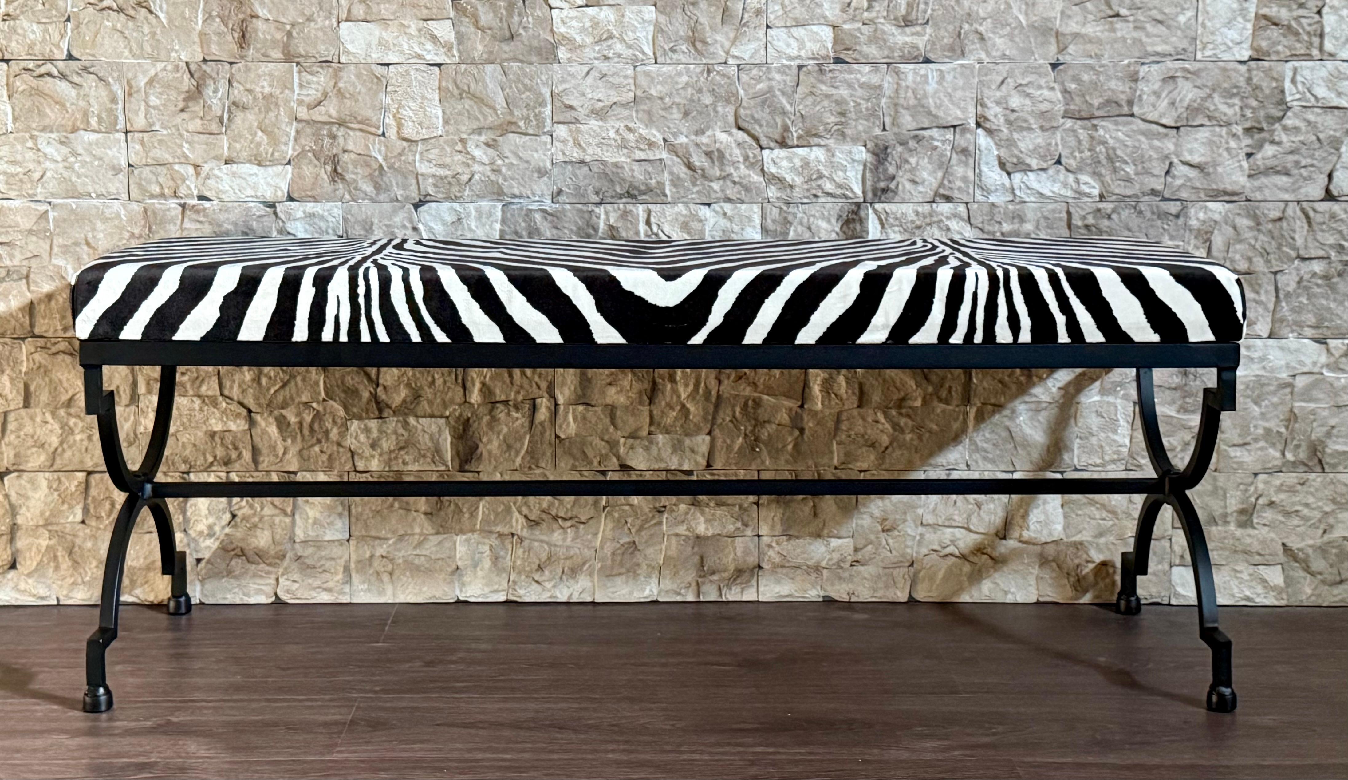 Néoclassique New Black Wrought Iron Curule Bench with Ralph Lauren Barlett Zebra Fabric en vente