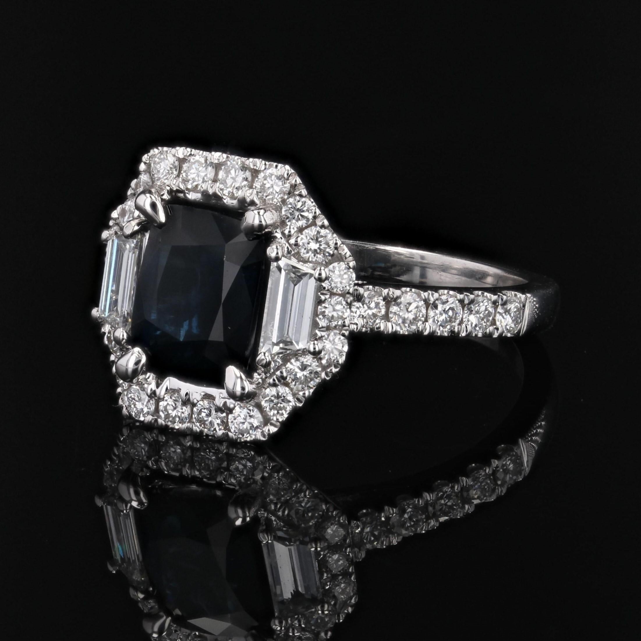 Nuevo Zafiro Azul Trapecio Diamantes Anillo Racimo Oro Blanco 18 Kilates en Nuevo estado para la venta en Poitiers, FR