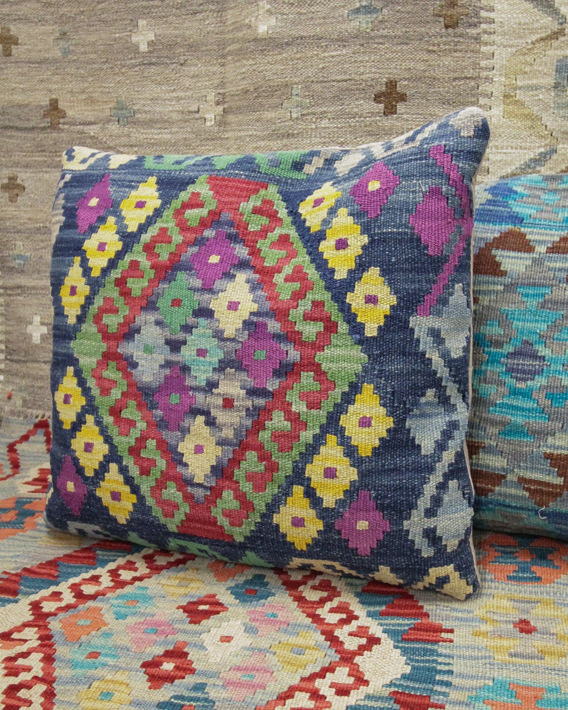 New Blue Traditional Kilim Cushion Cover Handwoven Wool Scatter Pillow In New Condition In Hampshire, GB