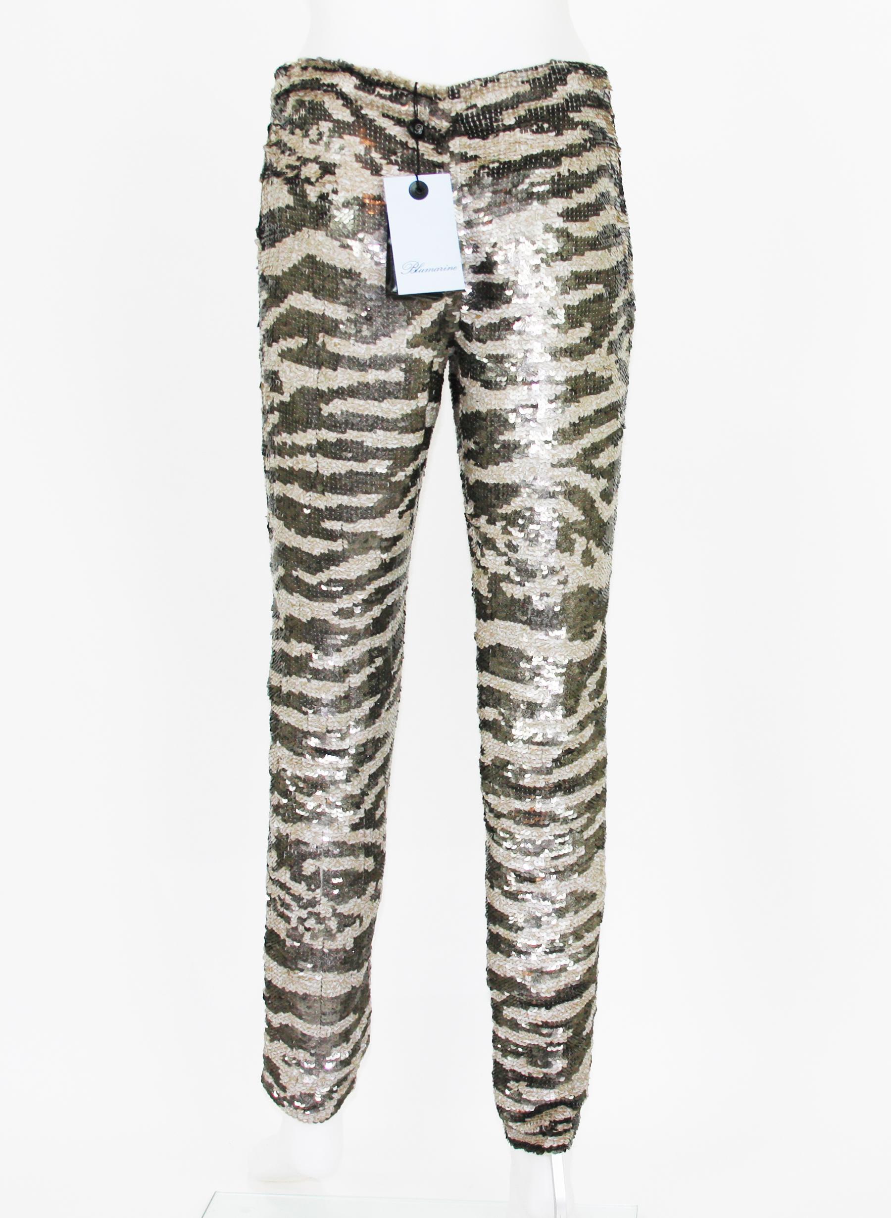 New Blumarine Sequin Evening Stretch Pants Leggings
F/W 2010 Collection
Designer size - 40
Stretch sequin fabric, Tiger print, Fully lined, No zipper, Low waist.
Measurements: total length - 38 inches, rice - 8
