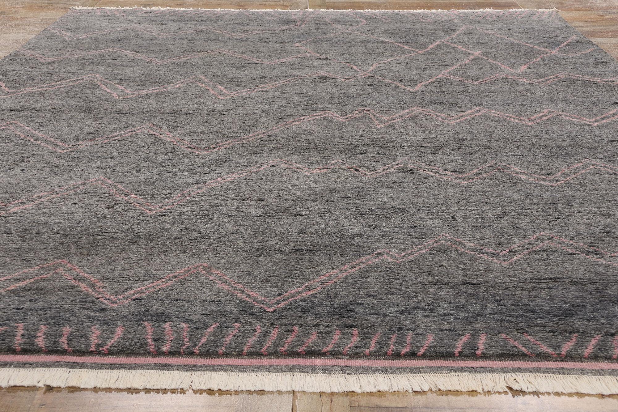 New Blushing Midnight Modern Gray Moroccan Rug with Transitional Style For Sale 1