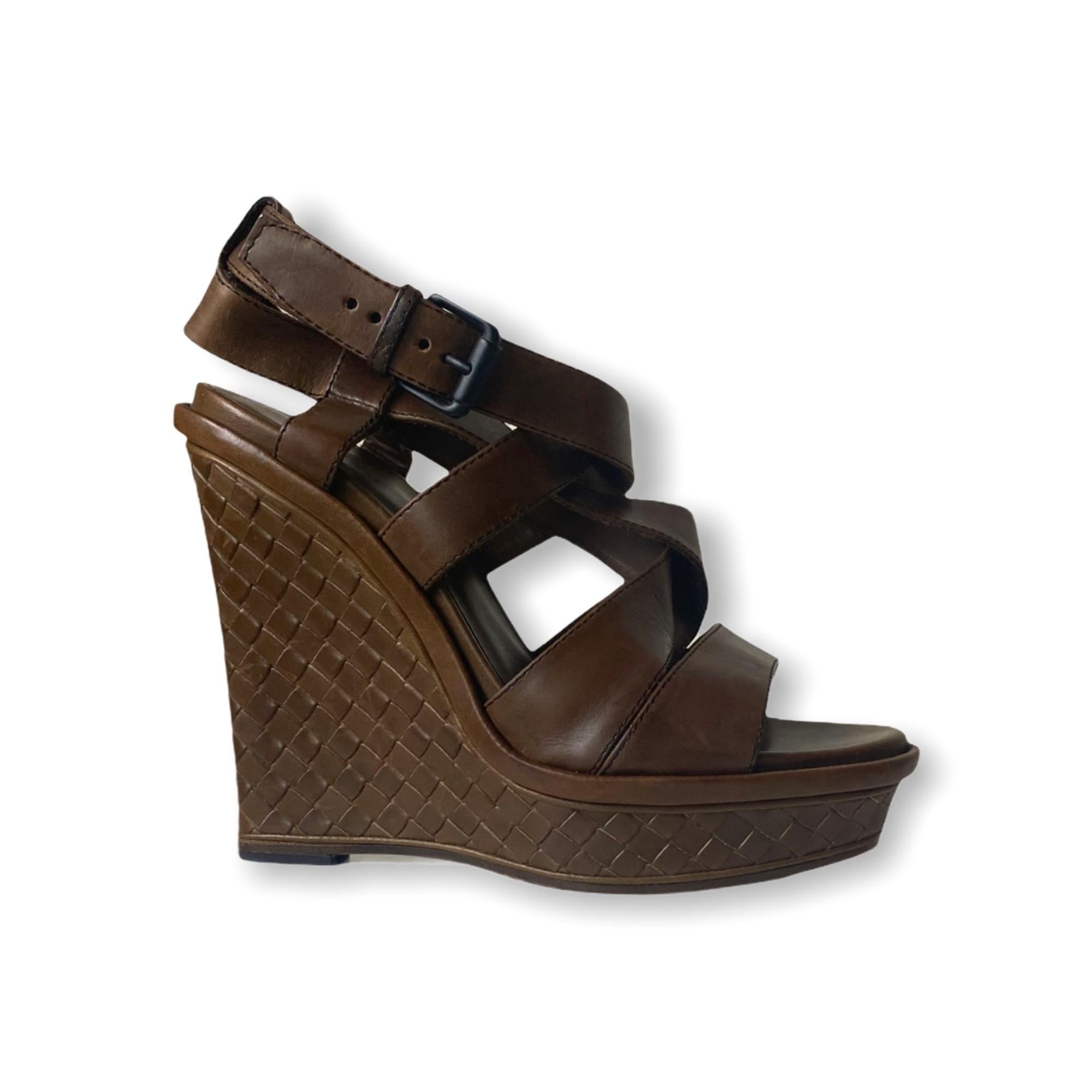 NEW Bottega Veneta Brown Leather Intrecciato Wedge Heel Sandals 39 For Sale 1