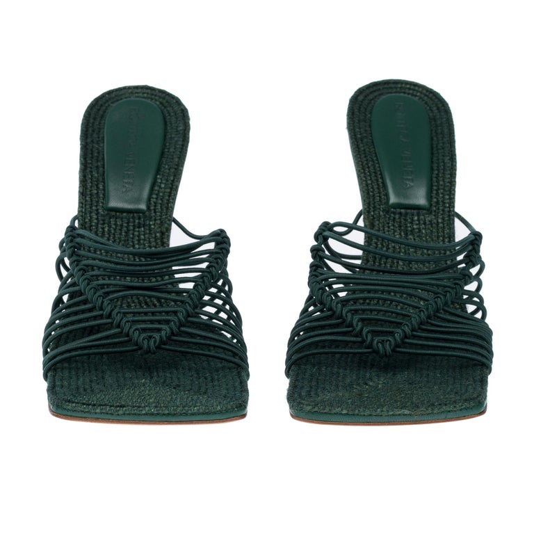 New Bottega Veneta Cindy stretch Sandal in Emerald green  display picture 2