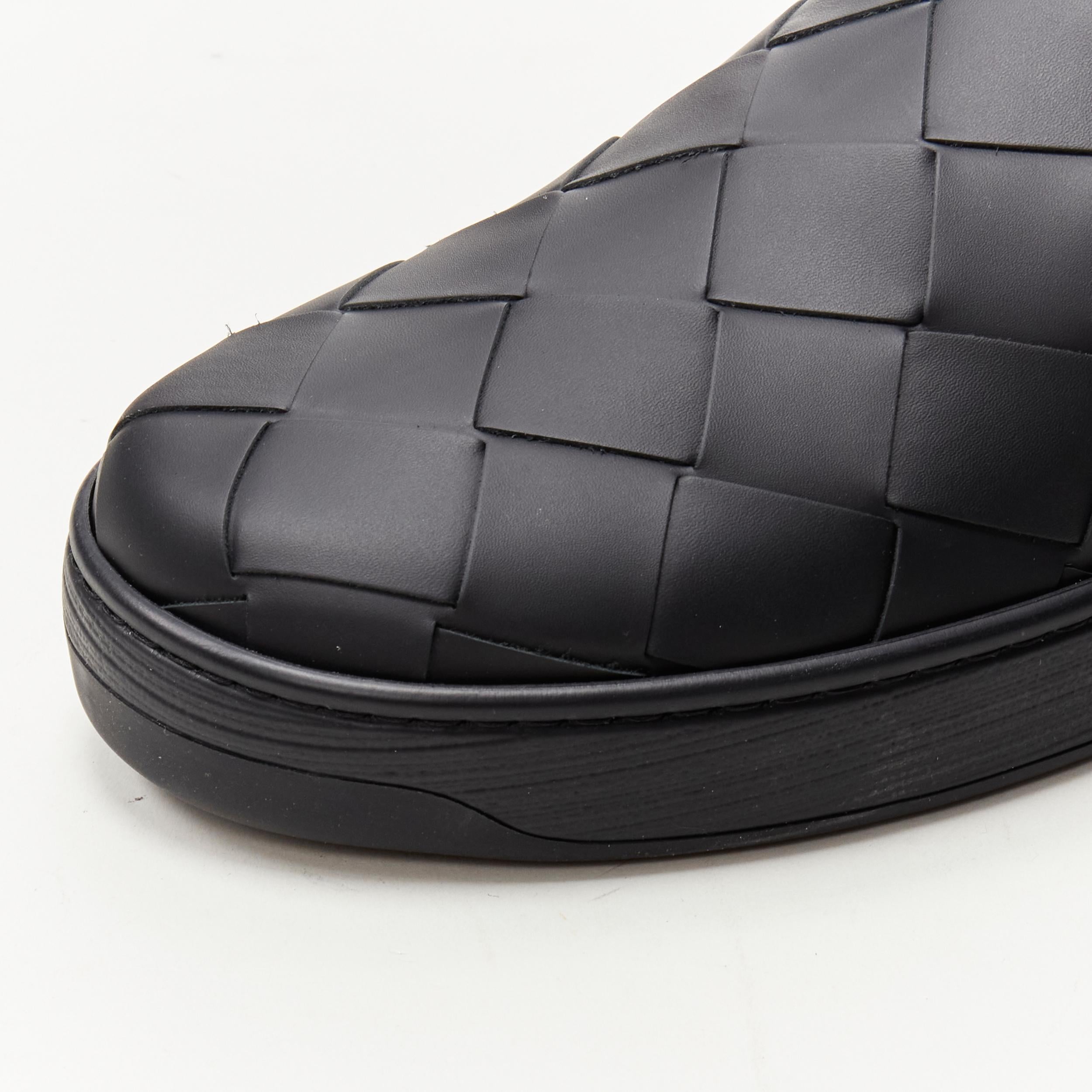 new BOTTEGA VENETA Maxi Intrecciato black woven leather slip on shoes EU44 US11 In New Condition In Hong Kong, NT