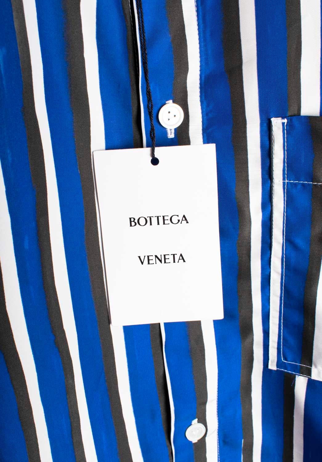 Neu Bottega Veneta gestreiftes übergroßes Boxy Herrenhemd Größe IT48-Large, S1512 im Angebot 2