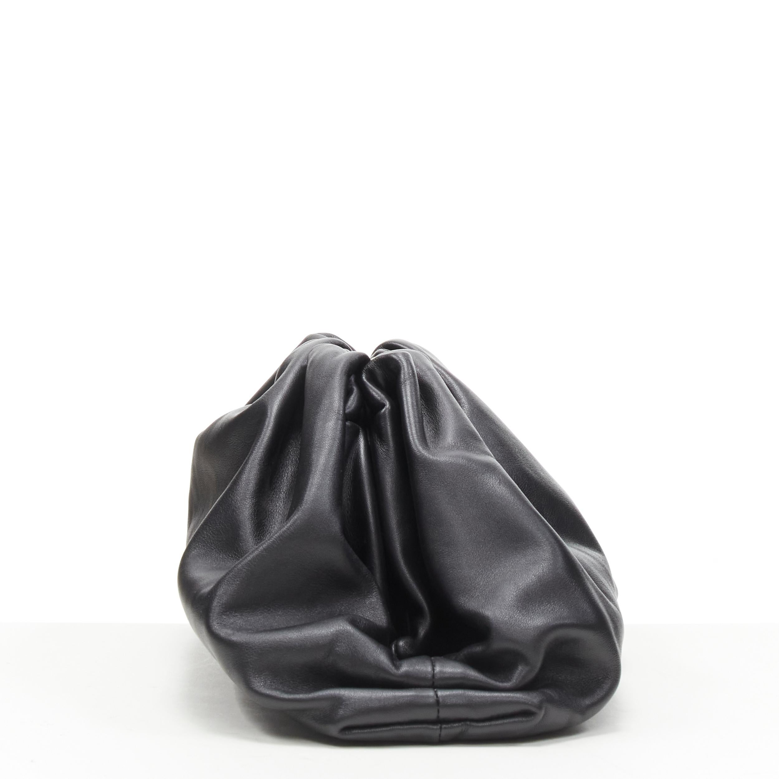 new BOTTEGA VENETA The Pouch Large black leather gathered dumpling clutch bag In New Condition In Hong Kong, NT