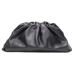 neu BOTTEGA VENETA The Pouch Large schwarzes Leder geraffte Knödel Clutch Tasche