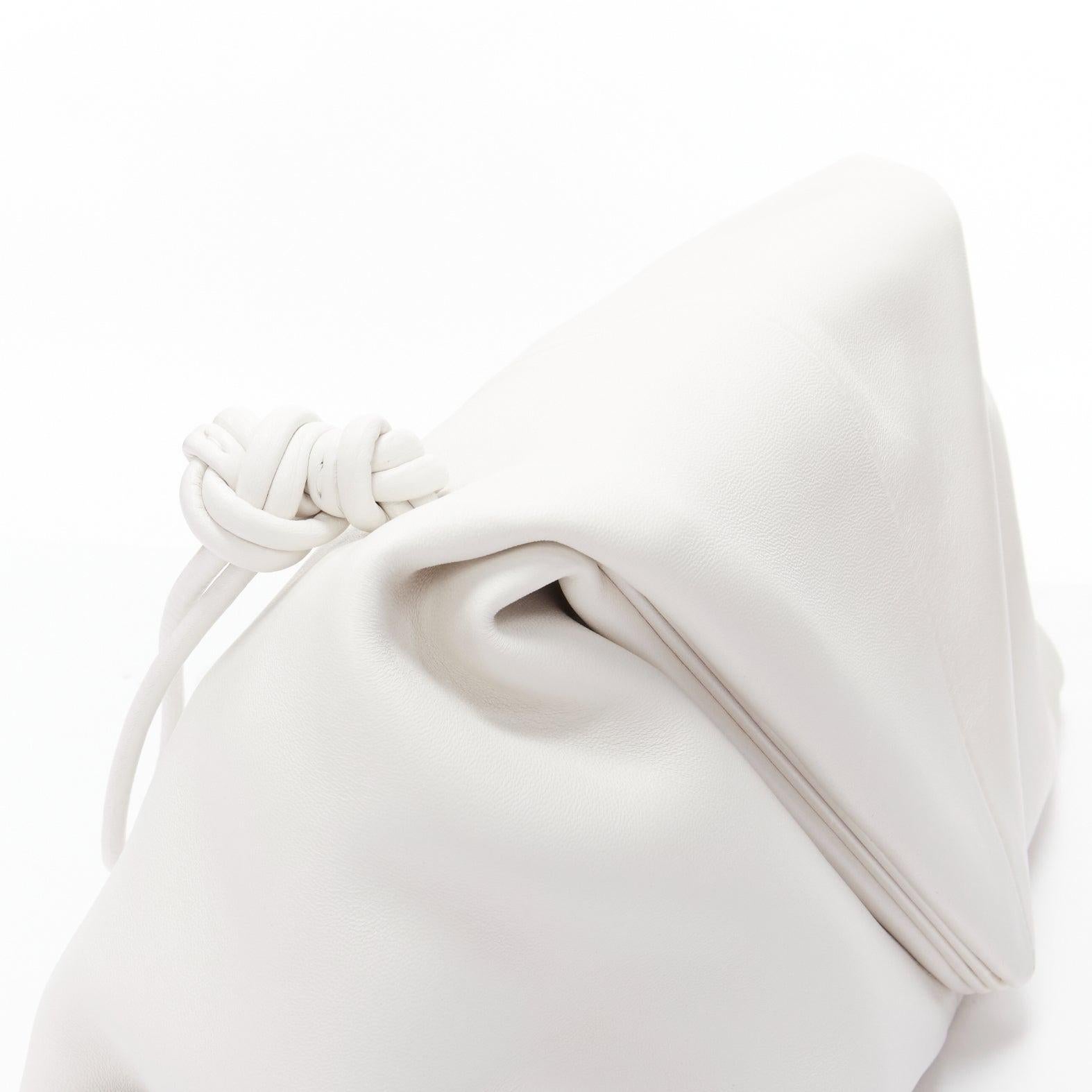 new BOTTEGA VENETA Trine white triangle foldover dumpling clutch bag For Sale 2