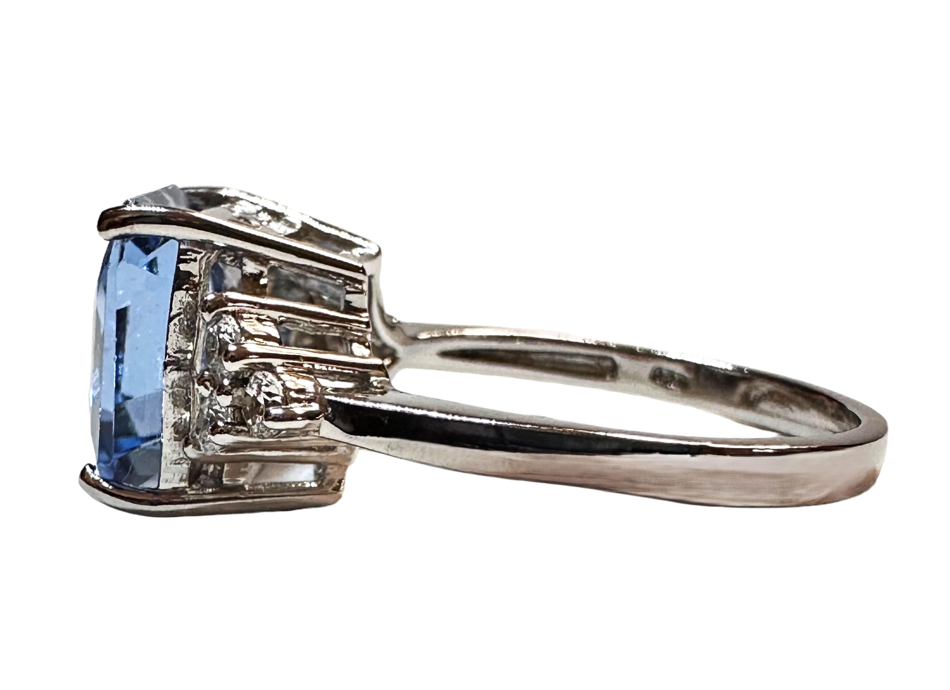 Neuer brasilianischer 6.3 Babyblauer Aquamarin im Smaragdschliff Sterling-Ring (Art déco)