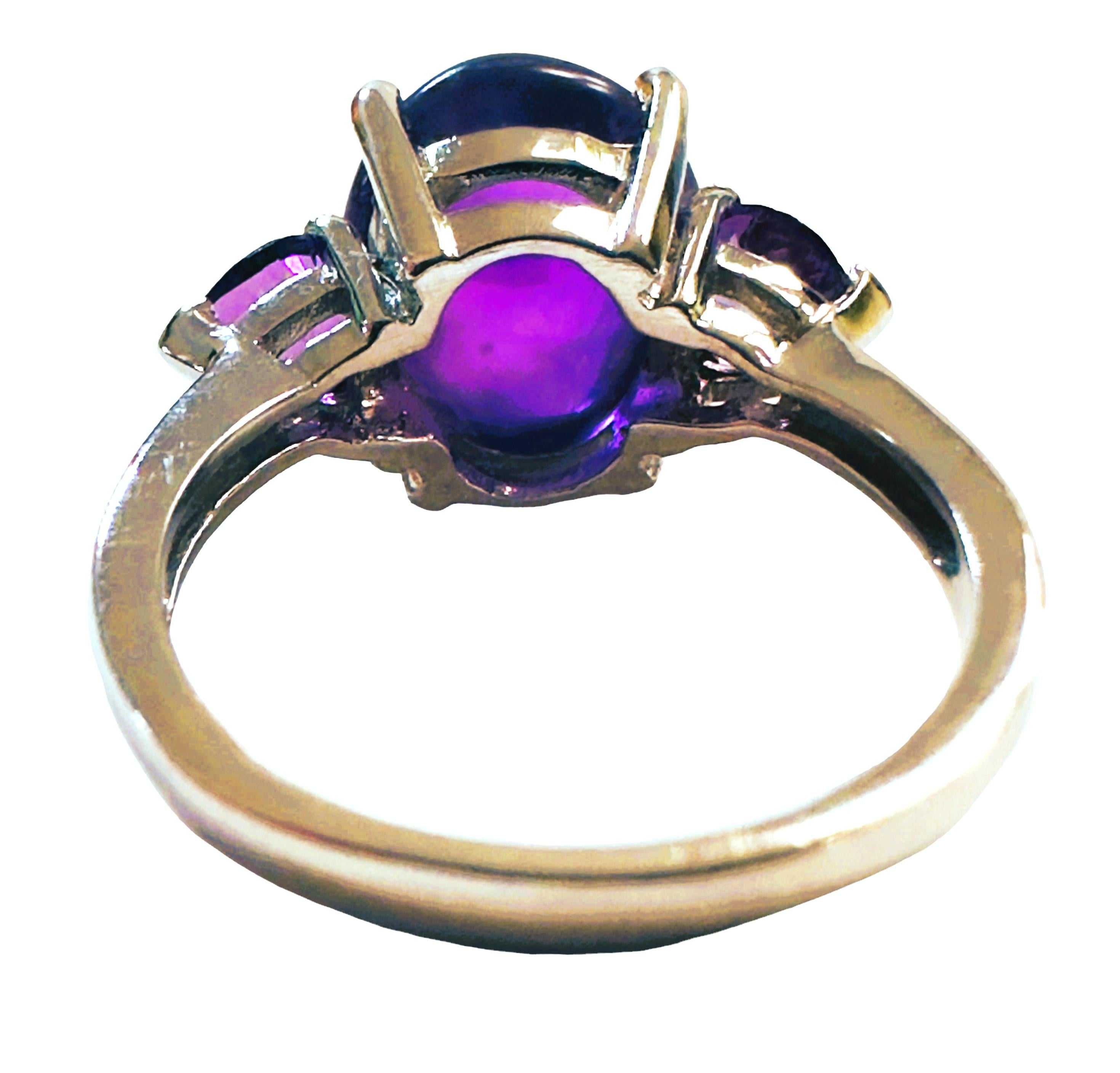 New Brazilian 7.3 Ct Cabochon & Trillion Cut Amethyst Sterling Ring Size 7 In New Condition For Sale In Eagan, MN