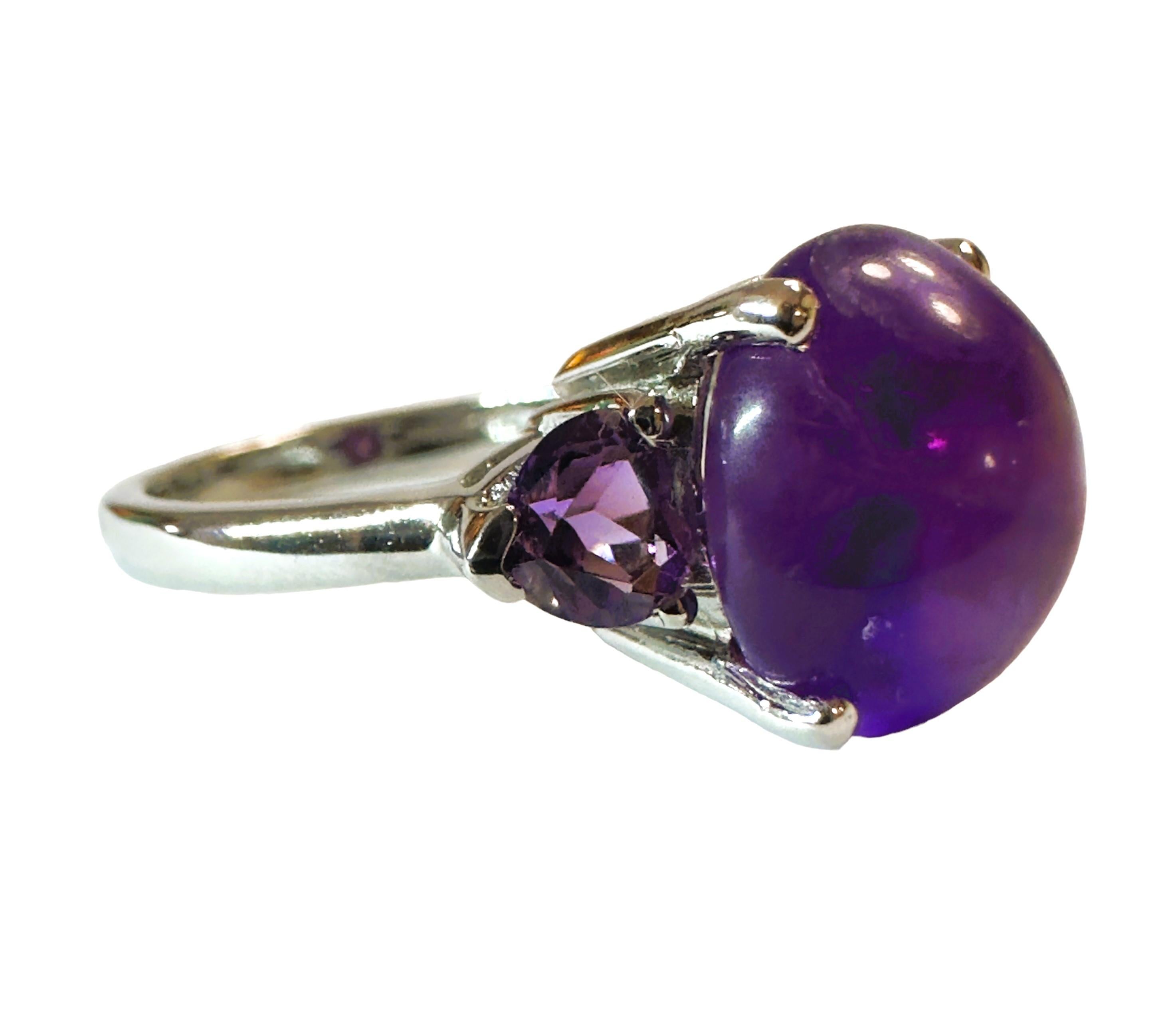 New Brazilian 7.3 Ct Cabochon & Trillion Cut Amethyst Sterling Ring Size 7 For Sale 1