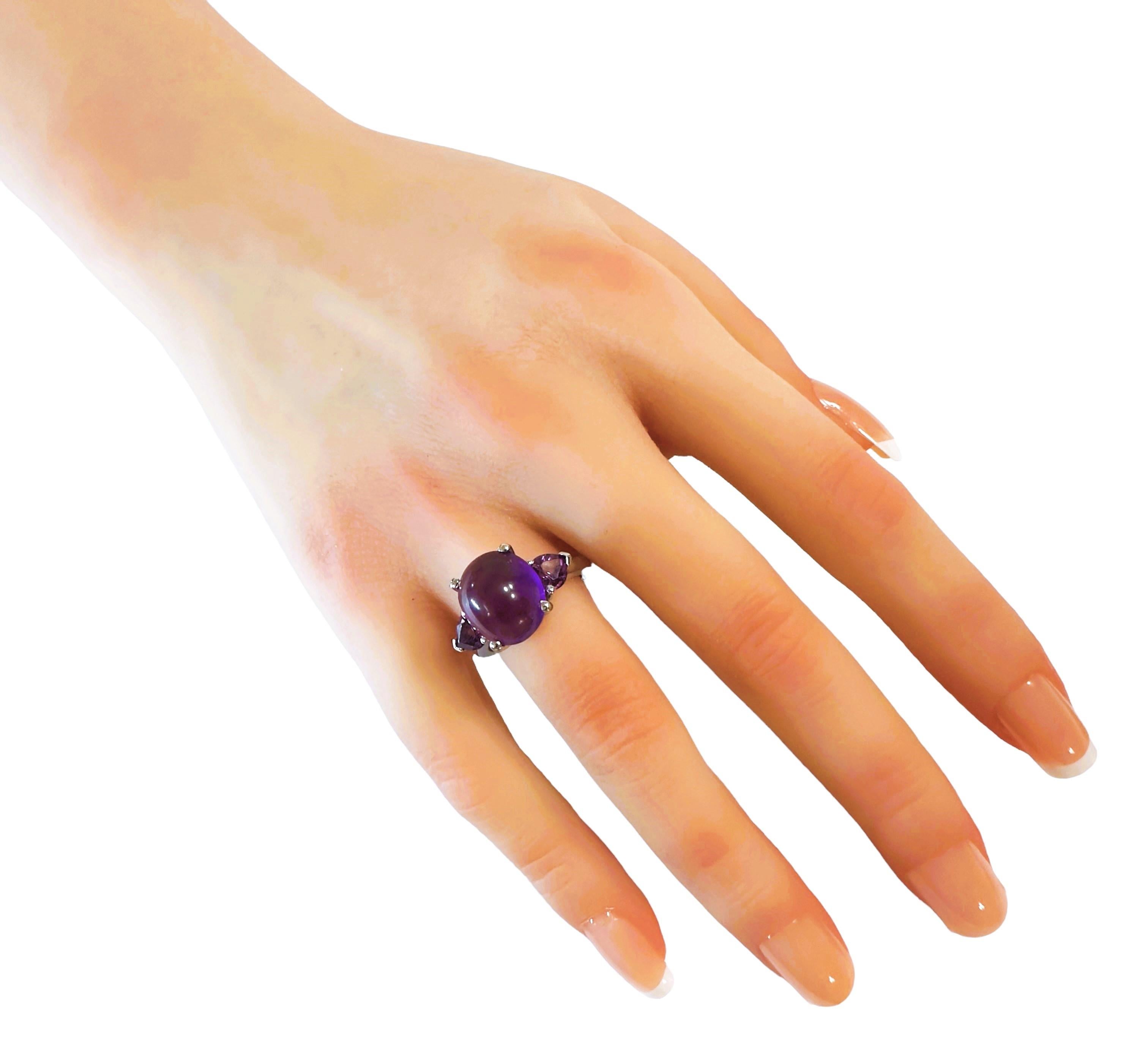 New Brazilian 7.3 Ct Cabochon & Trillion Cut Amethyst Sterling Ring Size 7 For Sale 2