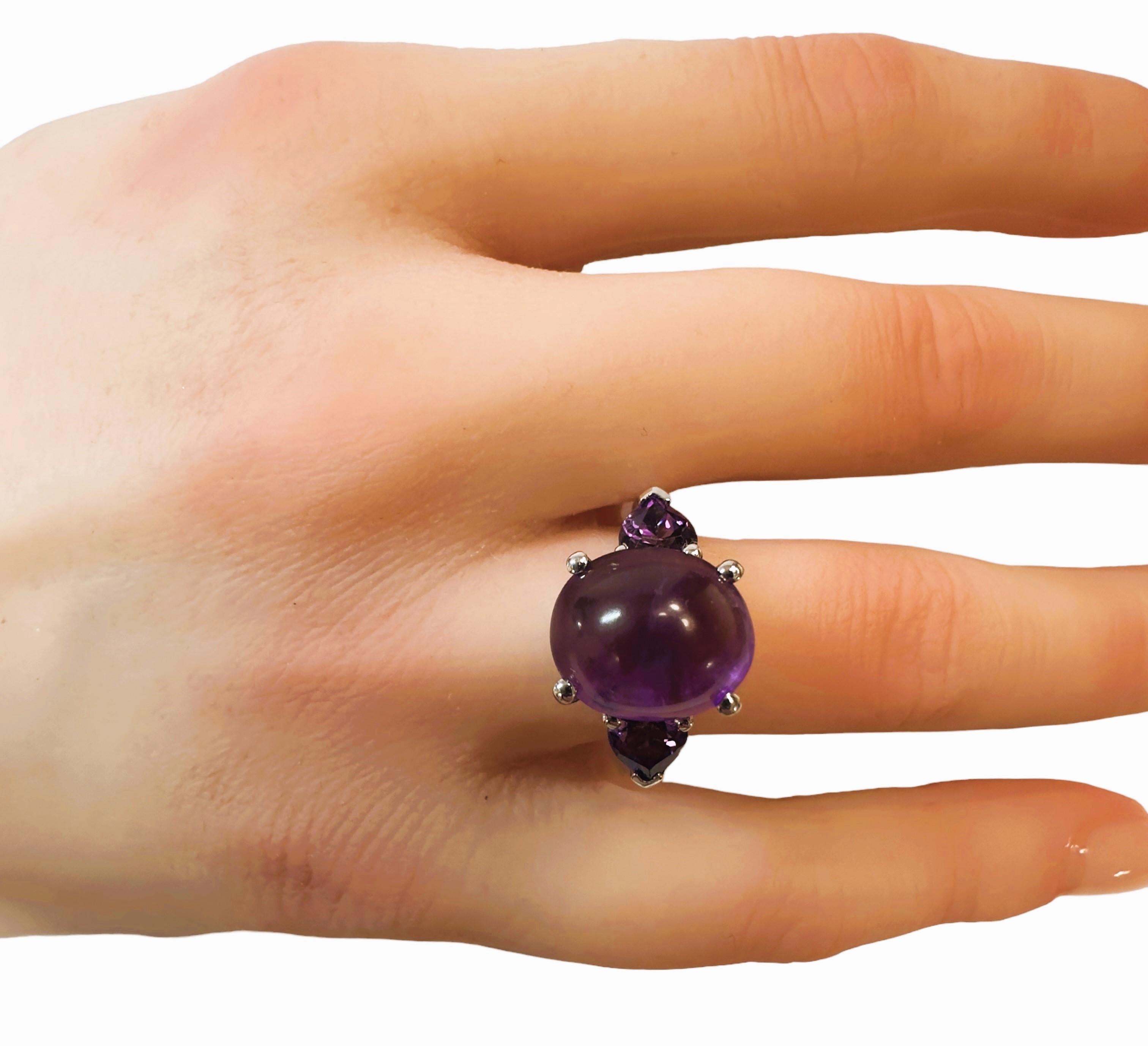 New Brazilian 7.3 Ct Cabochon & Trillion Cut Amethyst Sterling Ring Size 7 For Sale 3