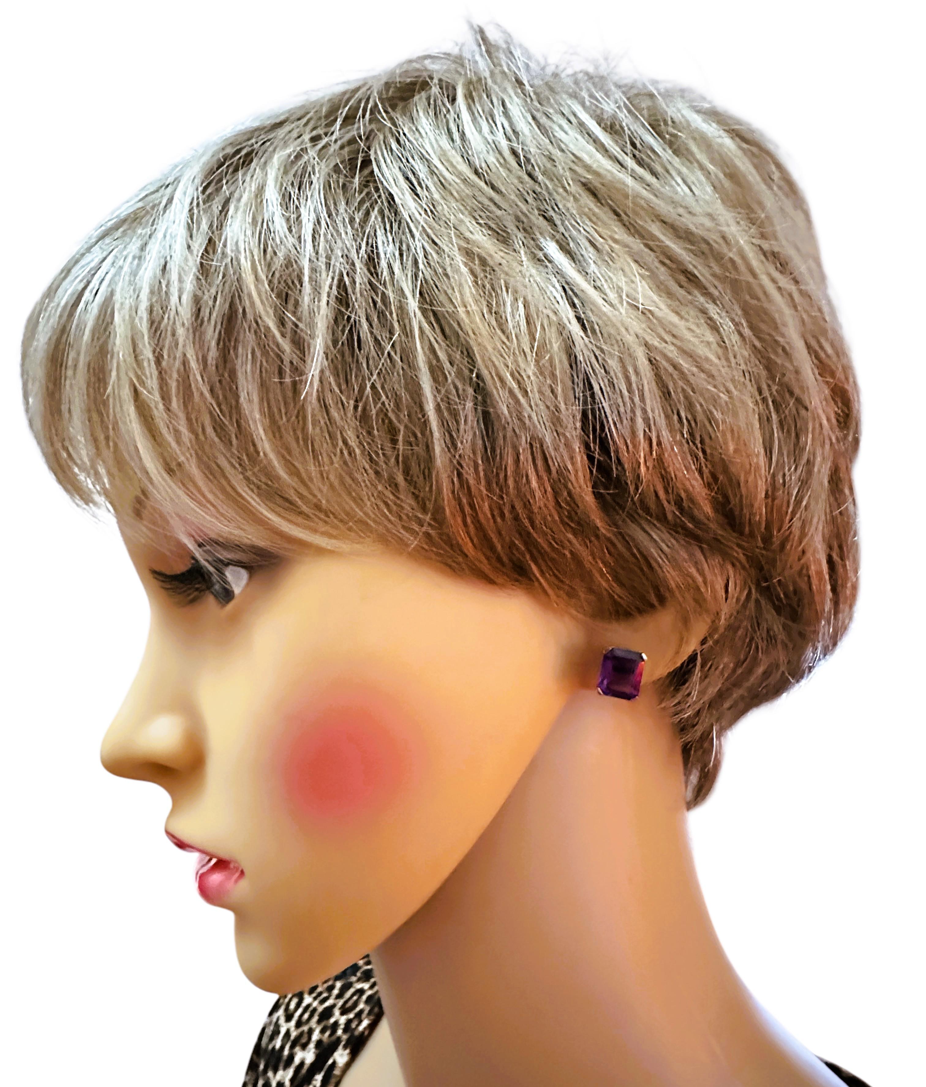 Neue brasilianische 8,25 Karat lila Amethyst-Sterlingsilber-Post-Ohrringe aus Sterlingsilber (Baguette-Treppenschliff)