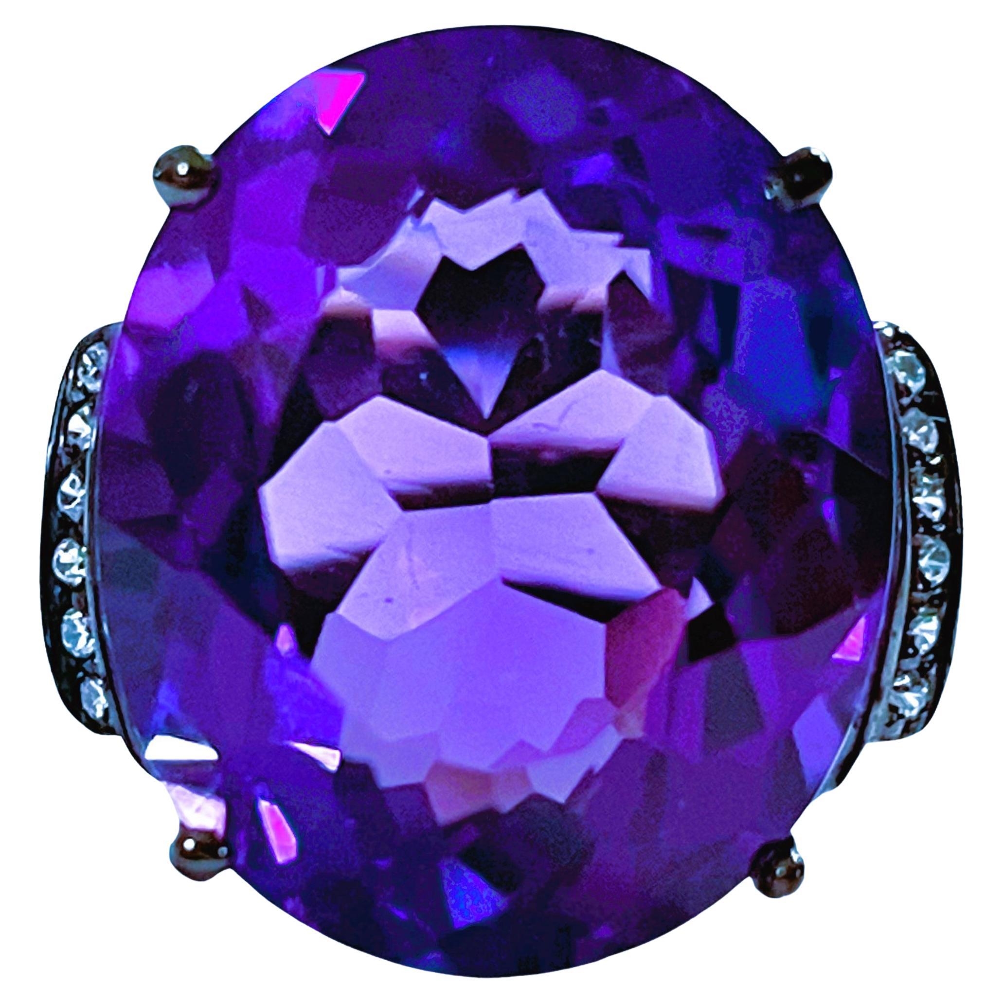 New Brazilian If 17.50 Ct Color Changing Amethyst and Sapphire Black