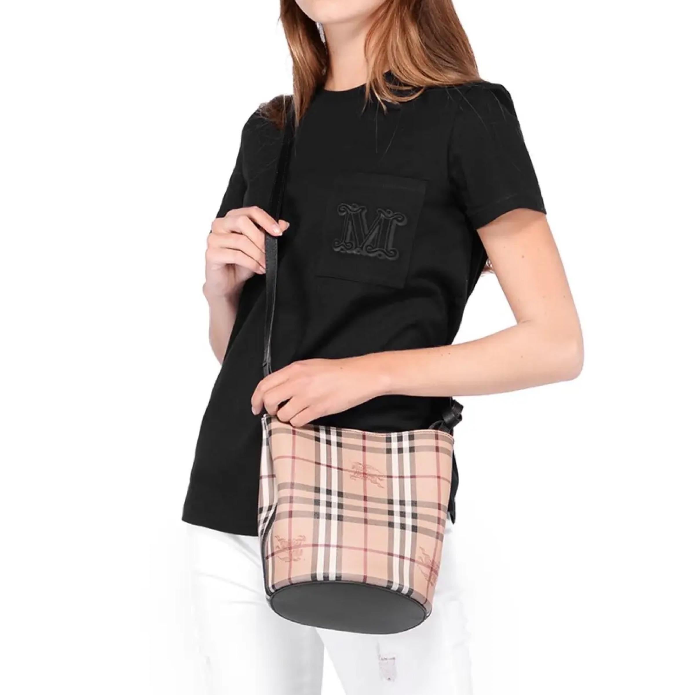 NEU Burberry Beige/Schwarz Haymarket Check Leder Bucket Crossbody Tasche im Angebot 10
