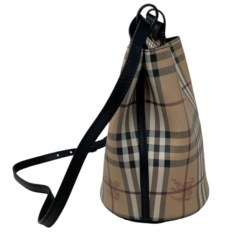 NEW Burberry Beige/Black Haymarket Check Leather Bucket Crossbody Bag For  Sale at 1stDibs
