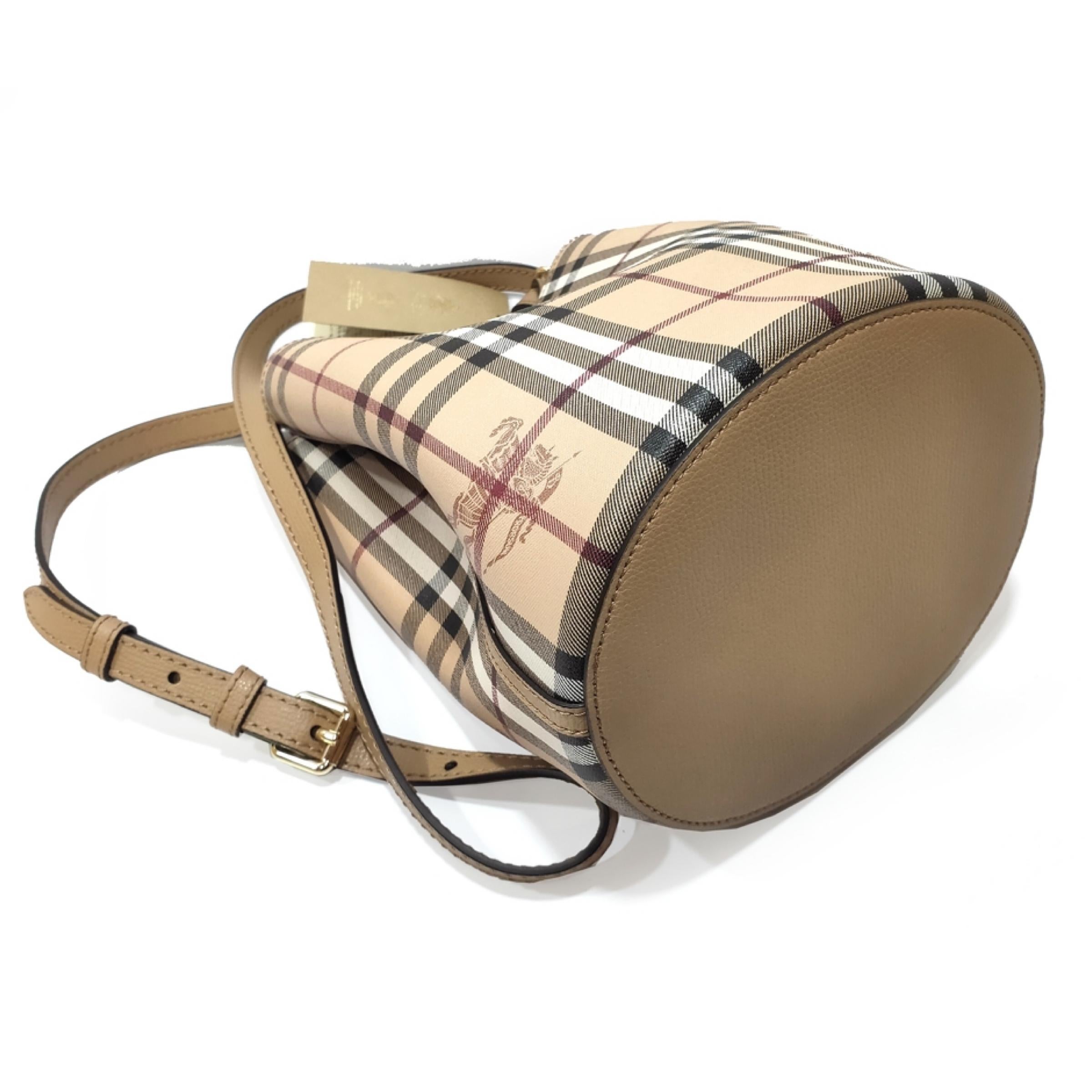 NEW Burberry Beige/Brown Haymarket Check Leather Bucket Crossbody Bag For Sale 5