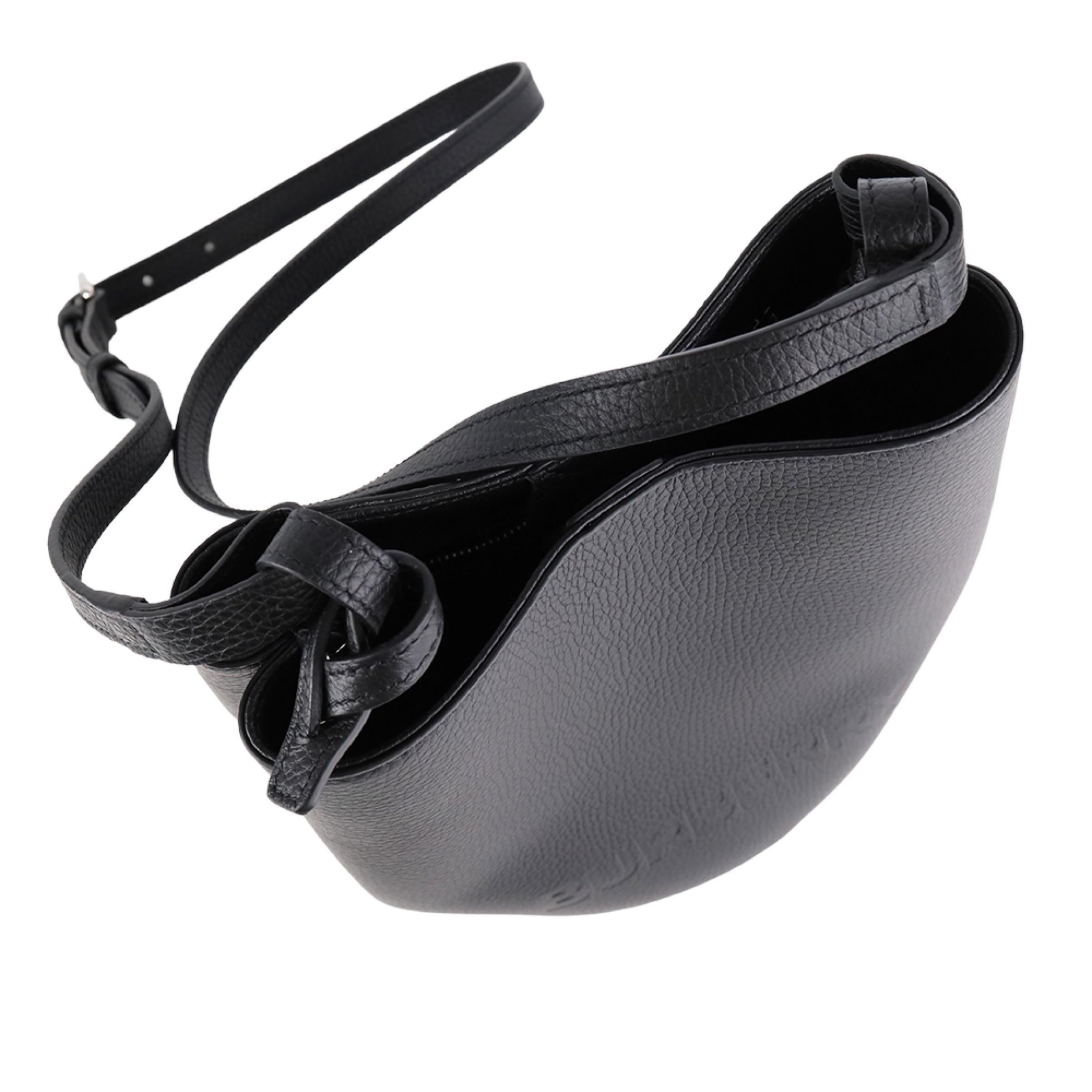 NEW Burberry Black Embossed Logo Leather Shoulder Bucket Bag For Sale 3