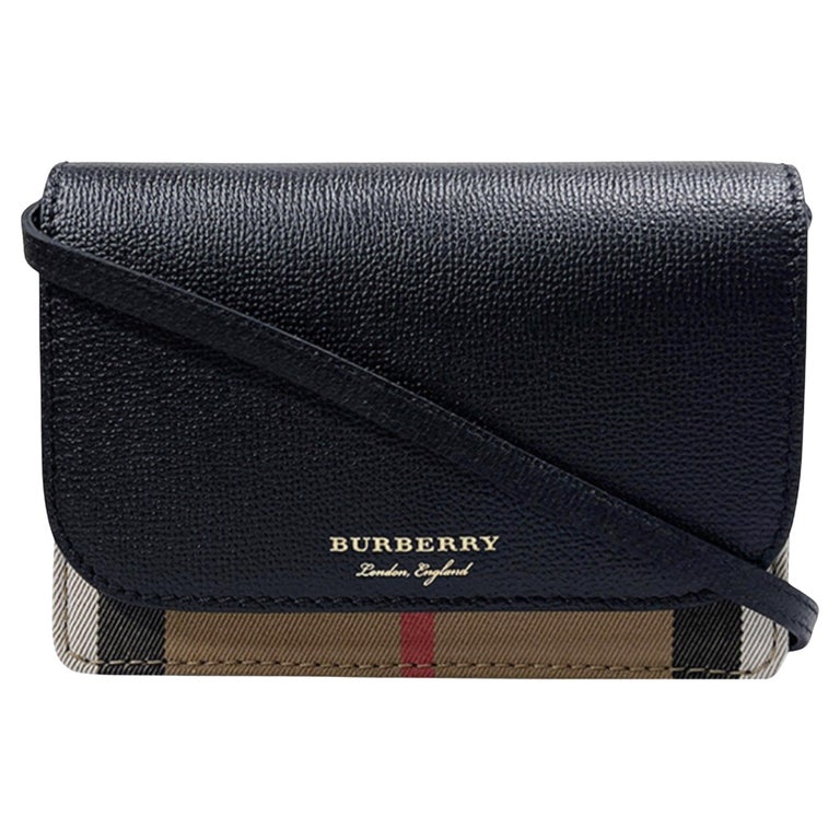 NEW Burberry Black Hampshire Check Leather Crossbody Bag For Sale at