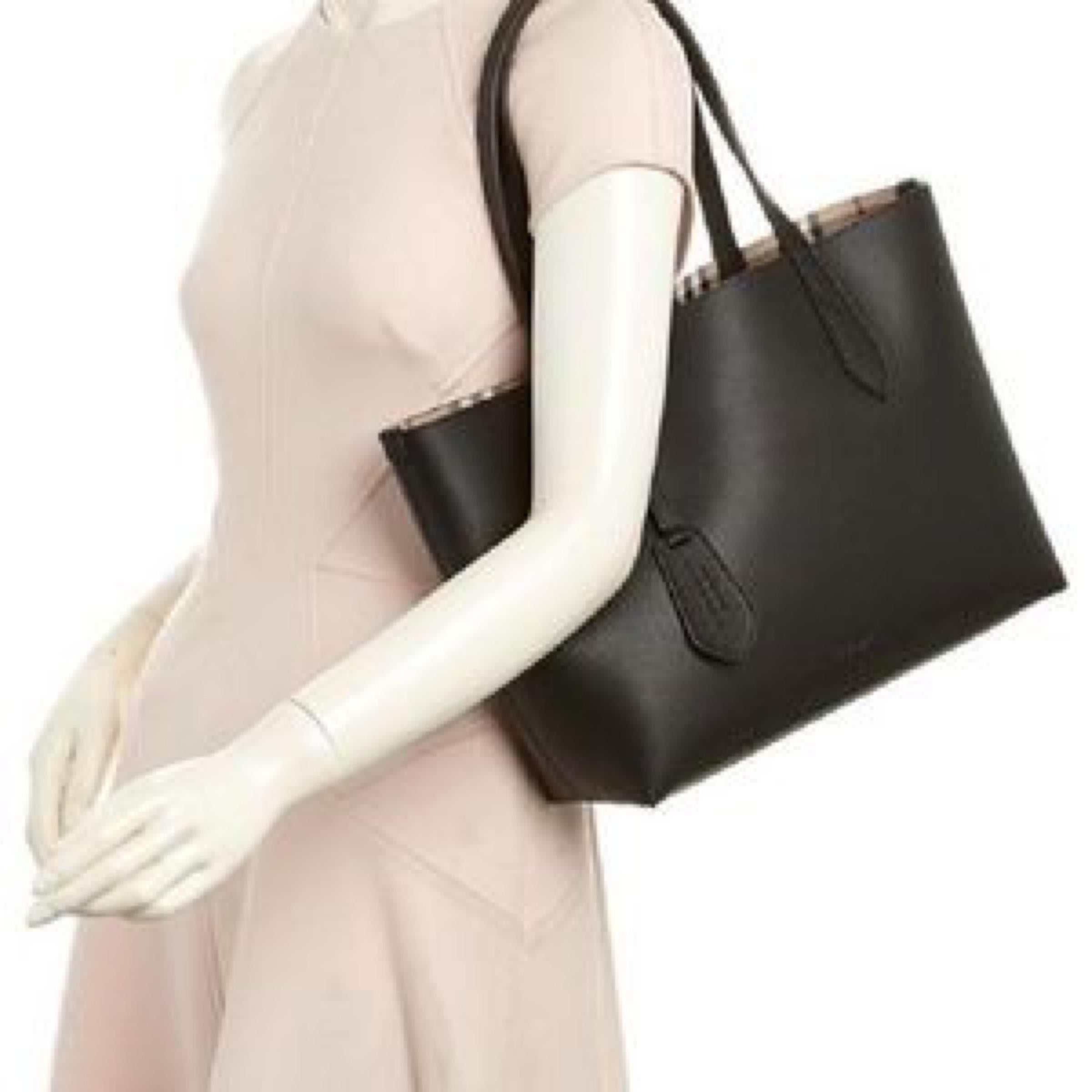 NEW Burberry Black Haymarket Check Reversible Leather Tote Shoulder Bag For Sale 10