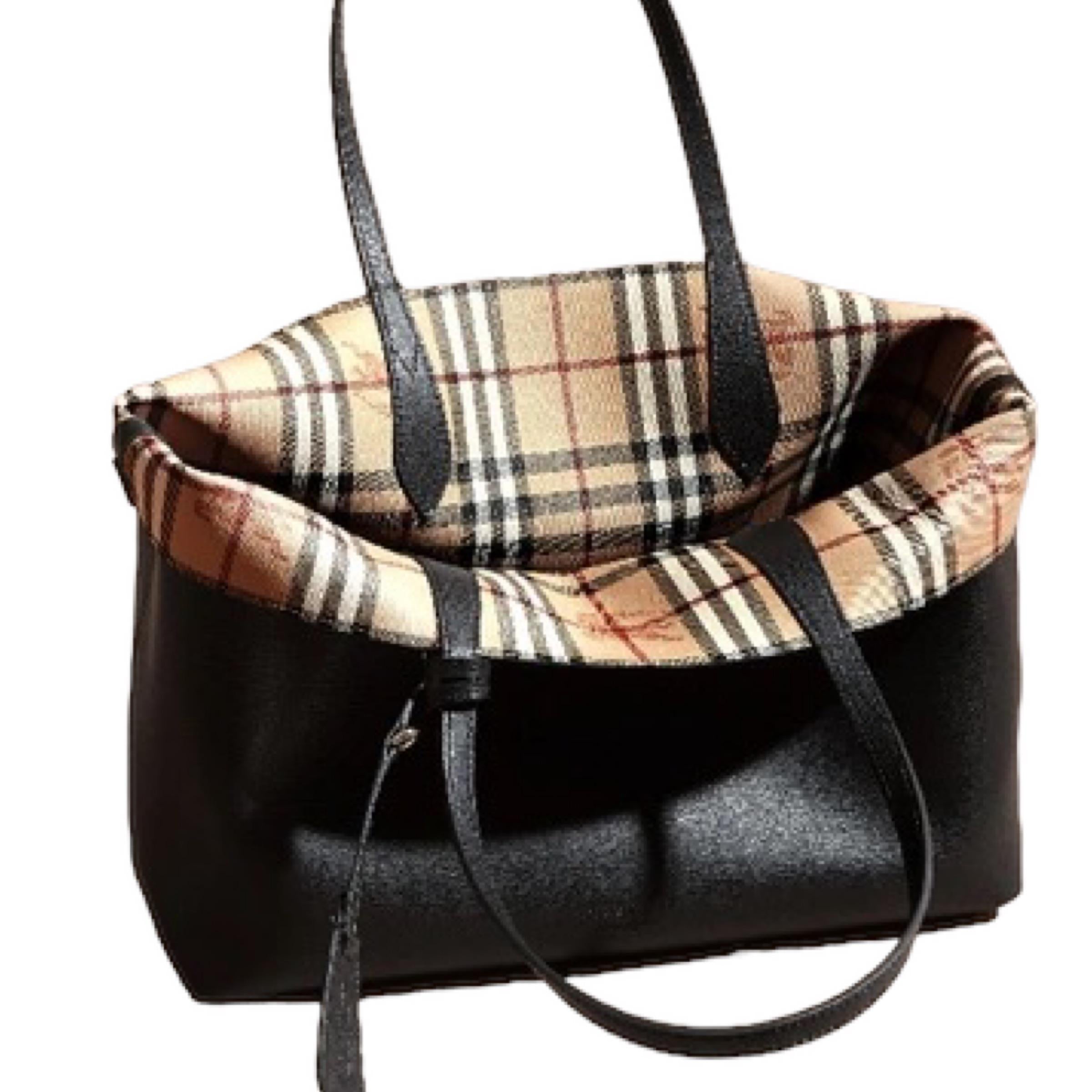 NEW Burberry Black Haymarket Check Reversible Leather Tote Shoulder Bag For Sale 4