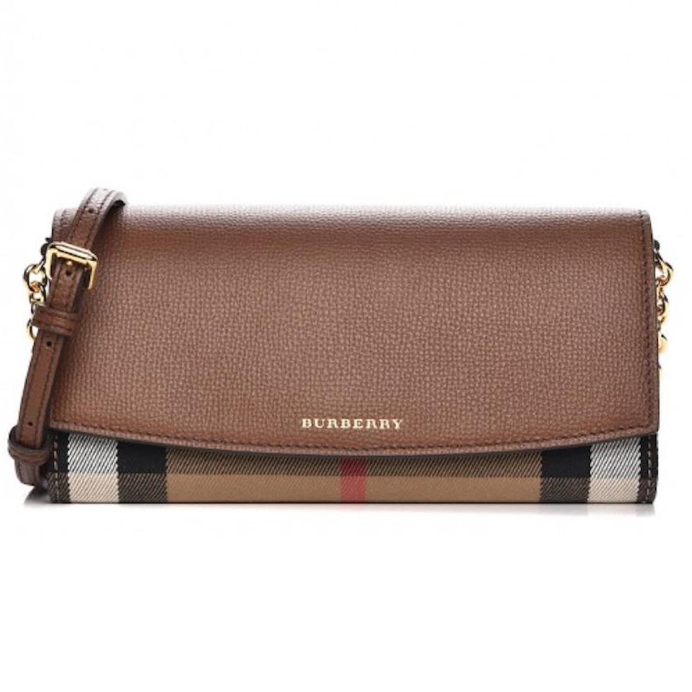 New Burberry Brown Henley House Check Leather Clutch Crossbody Bag

Authenticity Guaranteed

DETAILS
Brand: Burberry
Condition: Brand new
Gender: Women
Category: Crossbody bag
Color: Brown
Material: Leather
Check pattern details
Gold-tone