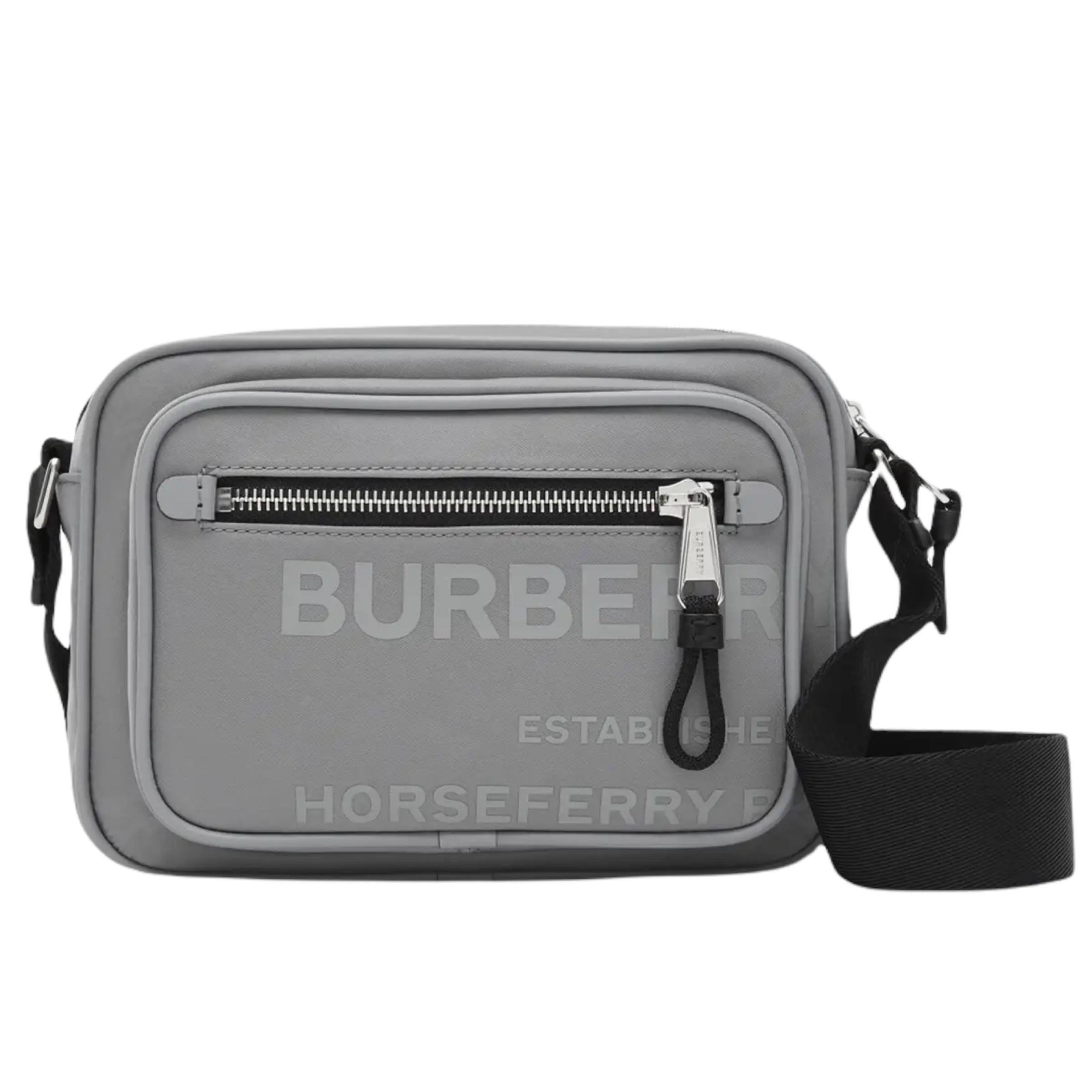 New Burberry Gray Horseferry Print Econyl Crossbody Bag

Authenticity Guaranteed

DETAILS
Brand: Burberry
Condition: Brand new
Gender: Unisex
Category: Crossbody bag
Color: Gray
Material: Econyl
Printed logo
Adjustable shoulder strap
Silver-tone