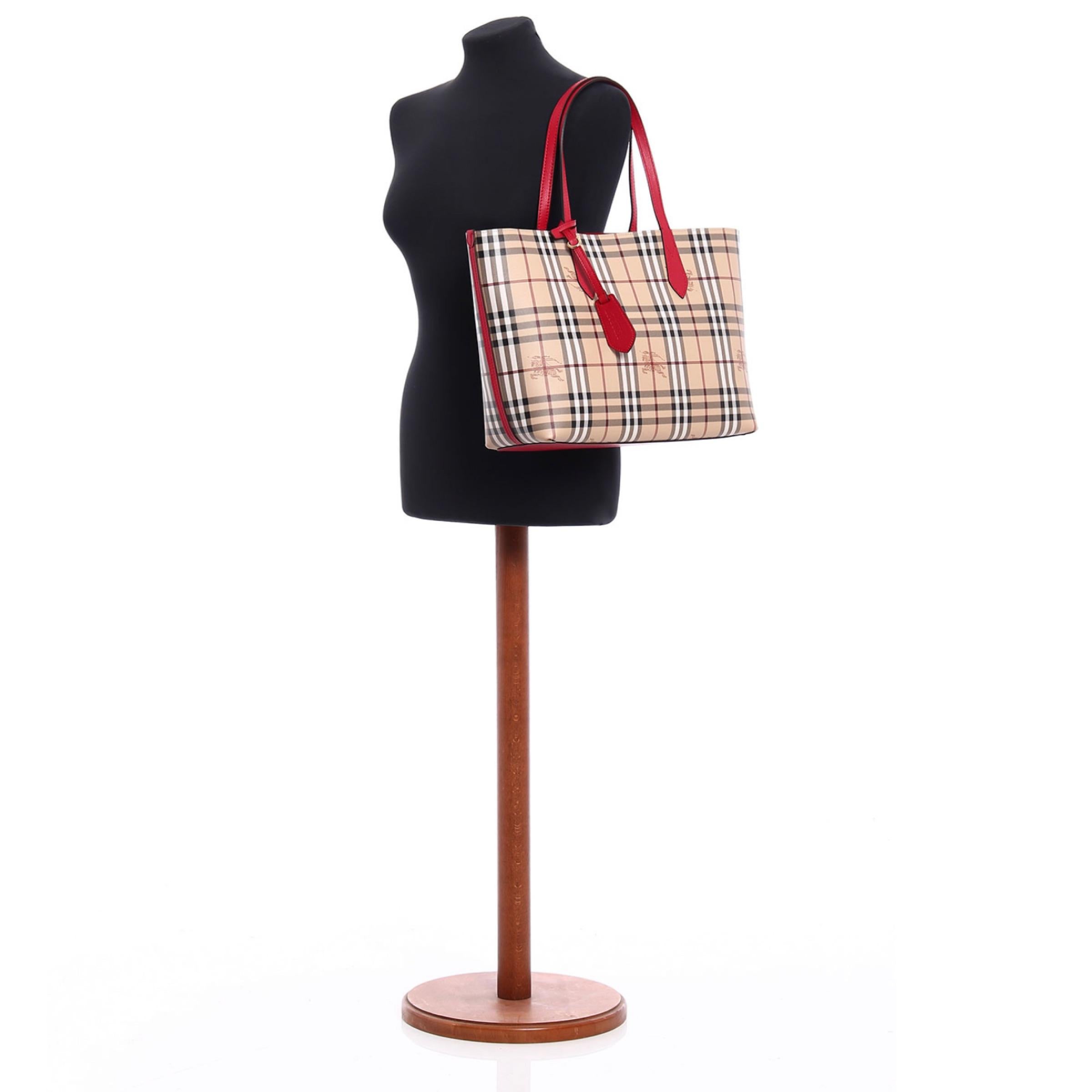 NEW Burberry Red Haymarket Check Reversible Leather Tote Shoulder Bag For Sale 4