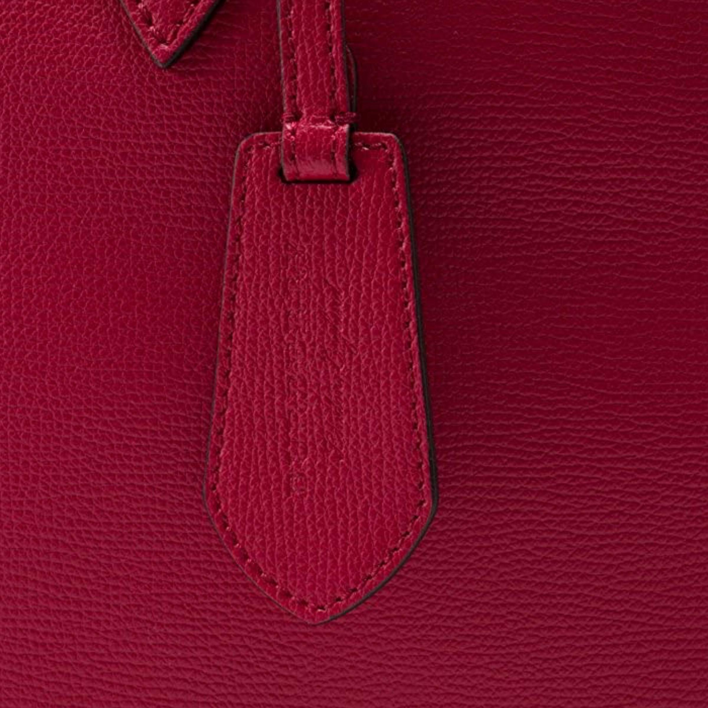 NEW Burberry Red Haymarket Check Reversible Leather Tote Shoulder Bag For Sale 2