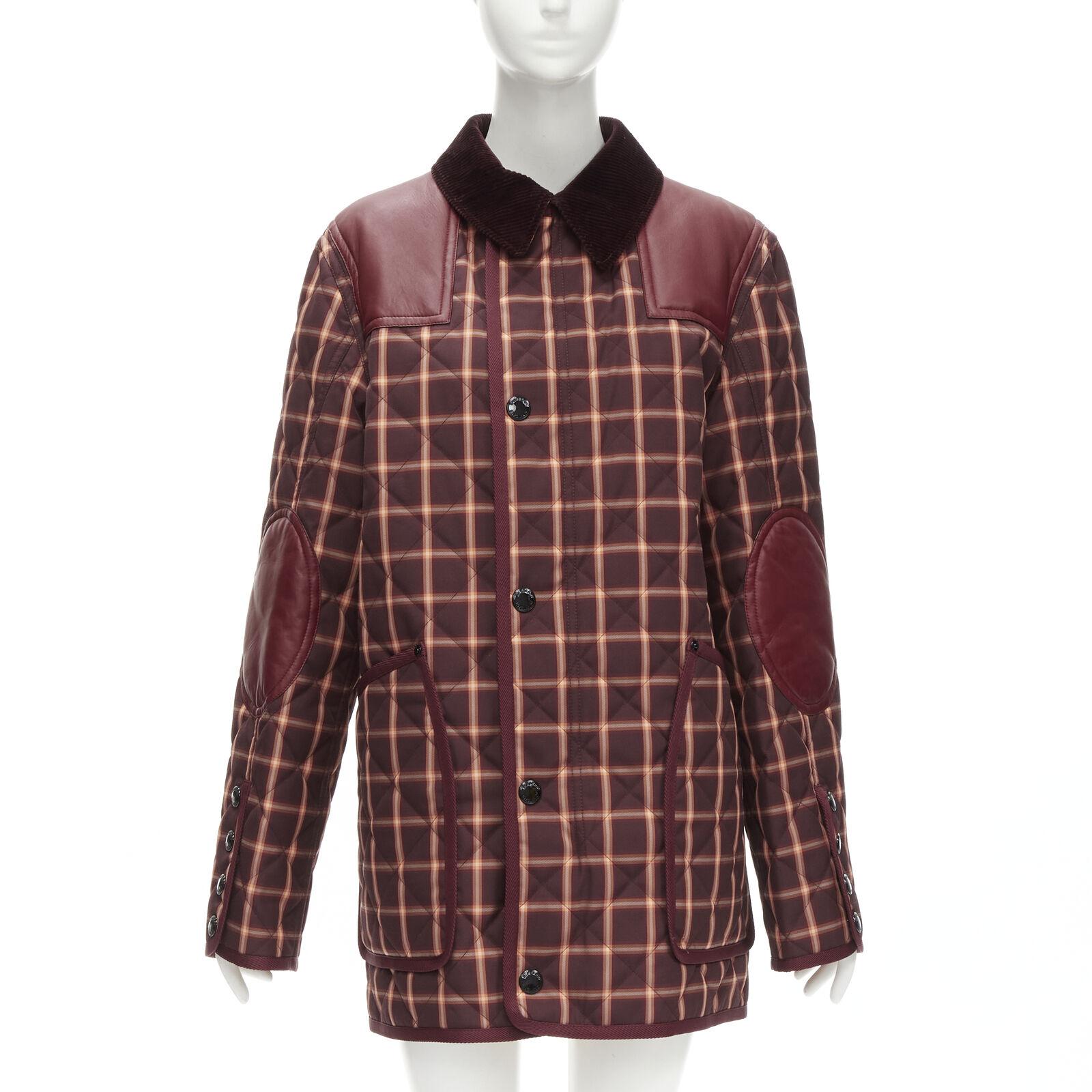 new BURBERRY RICCARDO TISCI Reversible Burgundy Check leather patch jacket XS
Reference: TGAS/C01548
Brand: Burberry
Designer: Riccardo Tisci
Collection: Runway
Material: Polyester, Blend
Color: Burgundy
Pattern: Checkered
Closure: Snap